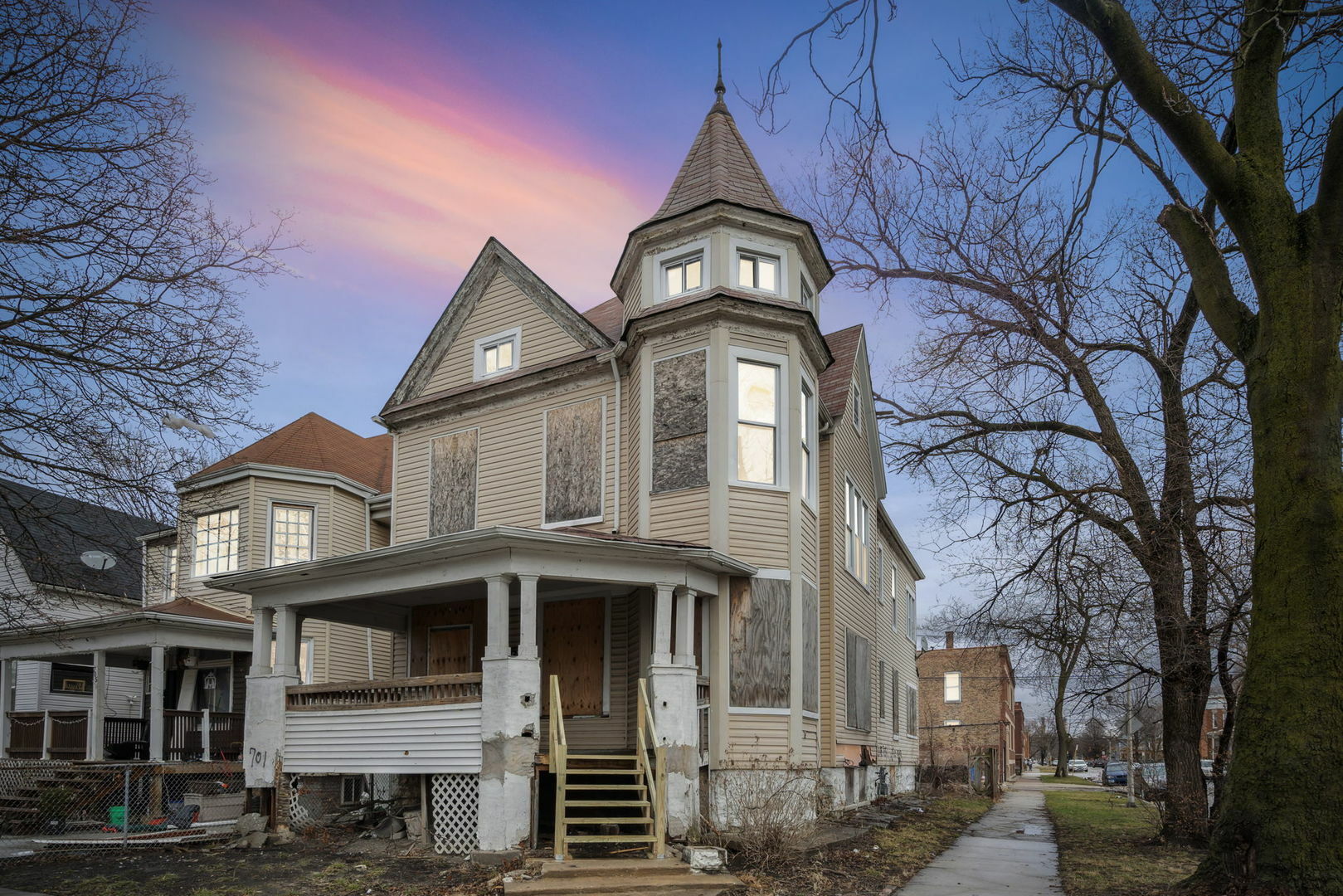 Property Photo: 701 N Latrobe Avenue IL 60644