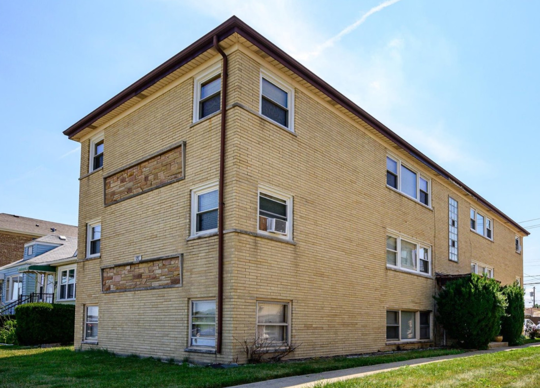 Property Photo: 6917 W Irving Park Road 3N IL 60634