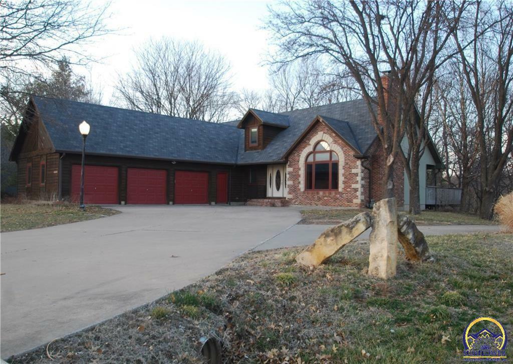 Property Photo:  4444 NW Halfday Ln  KS 66618 