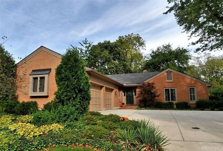 547 Eagle Circle  Kettering OH 45429 photo