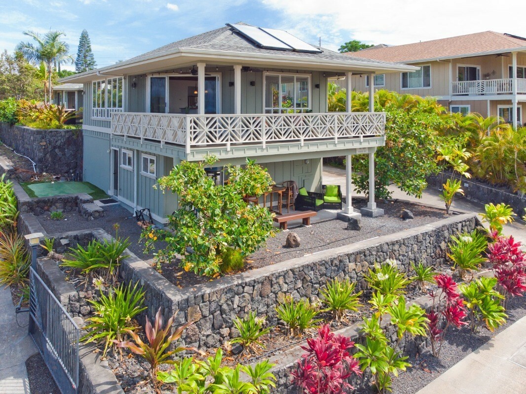 Property Photo:  73-993 Kukuinui St  HI 96740 