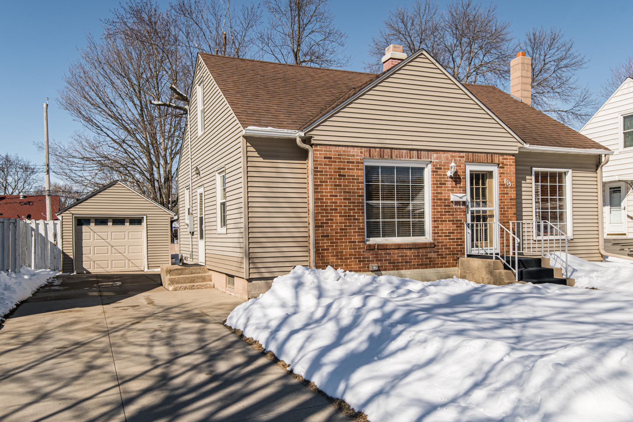 Property Photo:  815 15th Avenue NE  MN 55906 