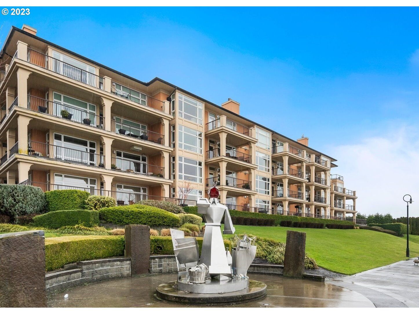 Property Photo:  2015 SE Columbia River Dr 120  WA 98661 