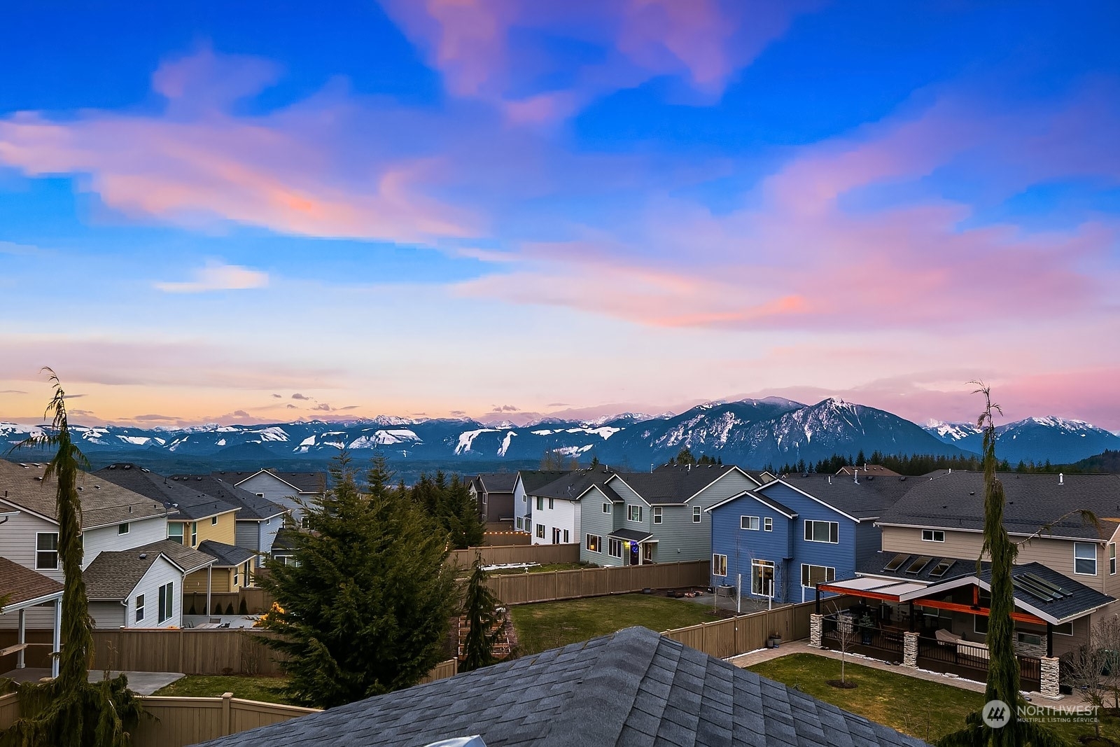 Property Photo:  9024 Satterlee Avenue SE  WA 98065 
