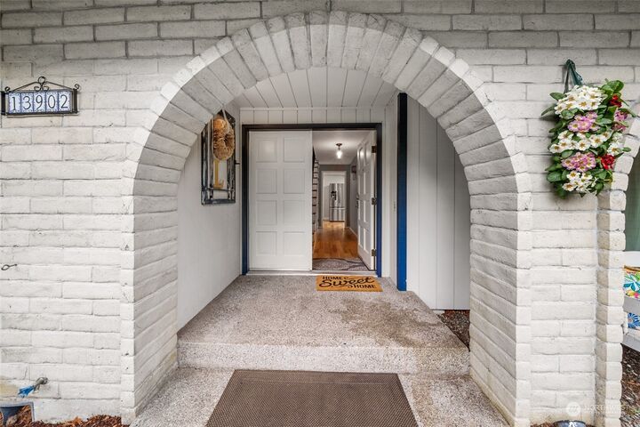 Property Photo: 13902 109th Avenue Ct E WA 98374