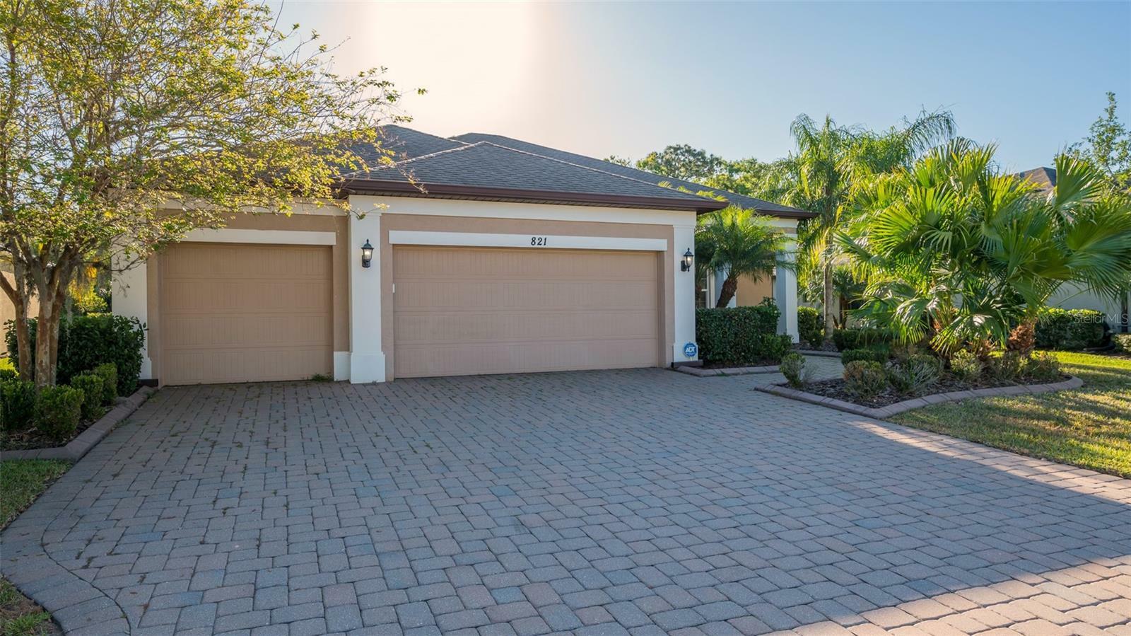 Property Photo: 821 Honeyflower Loop FL 34212