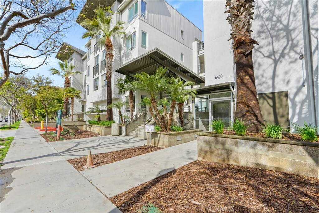 Property Photo: 6400 Crescent E 218 CA 90094