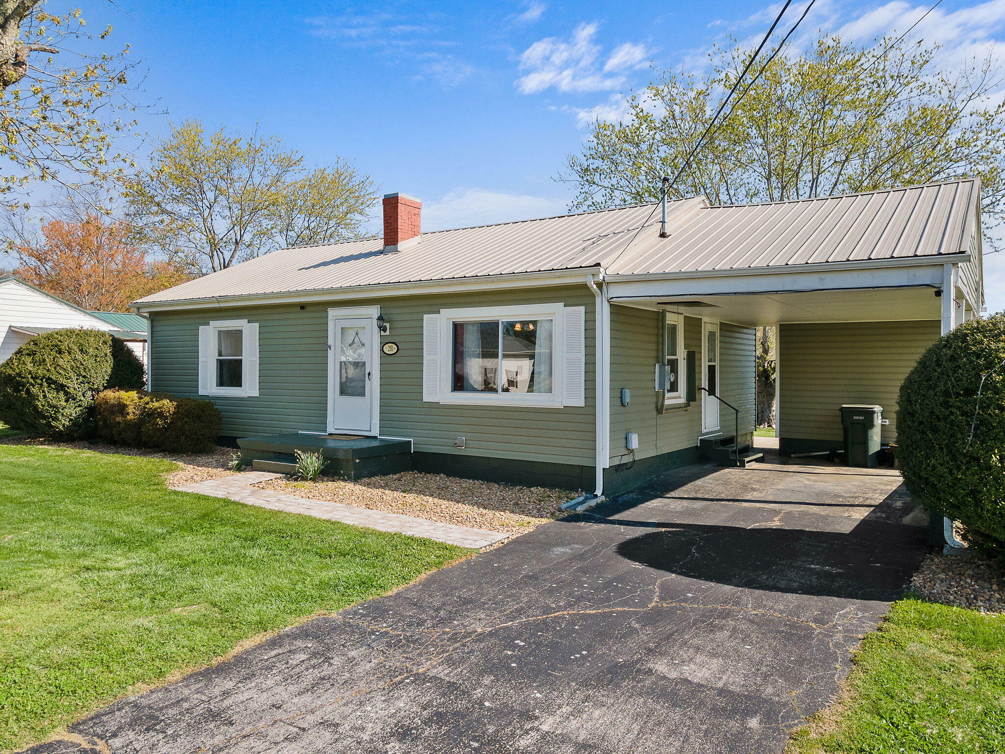 Property Photo:  210 Reed Avenue  TN 37743 