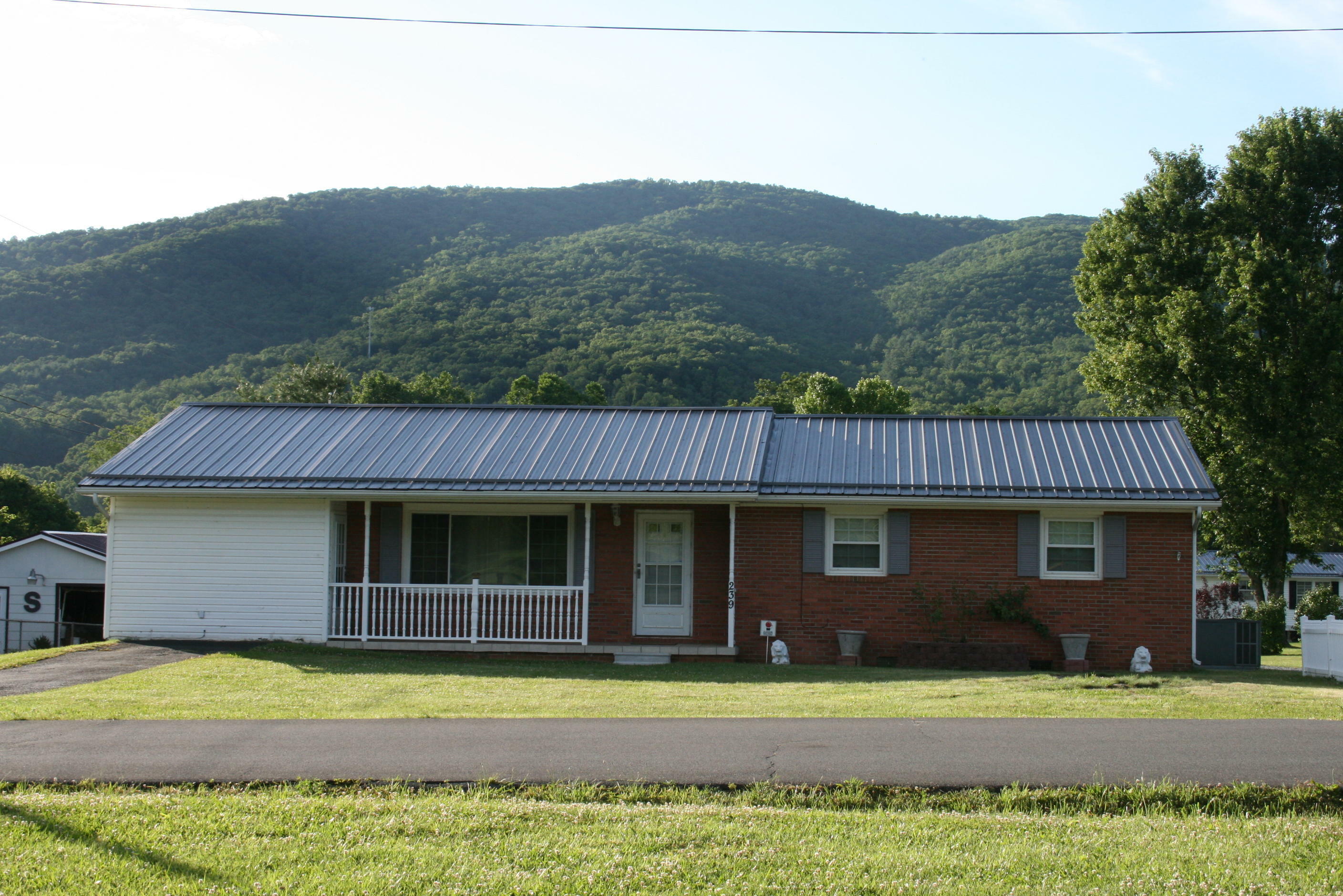 239 Price Road  Elizabethton TN 37643 photo