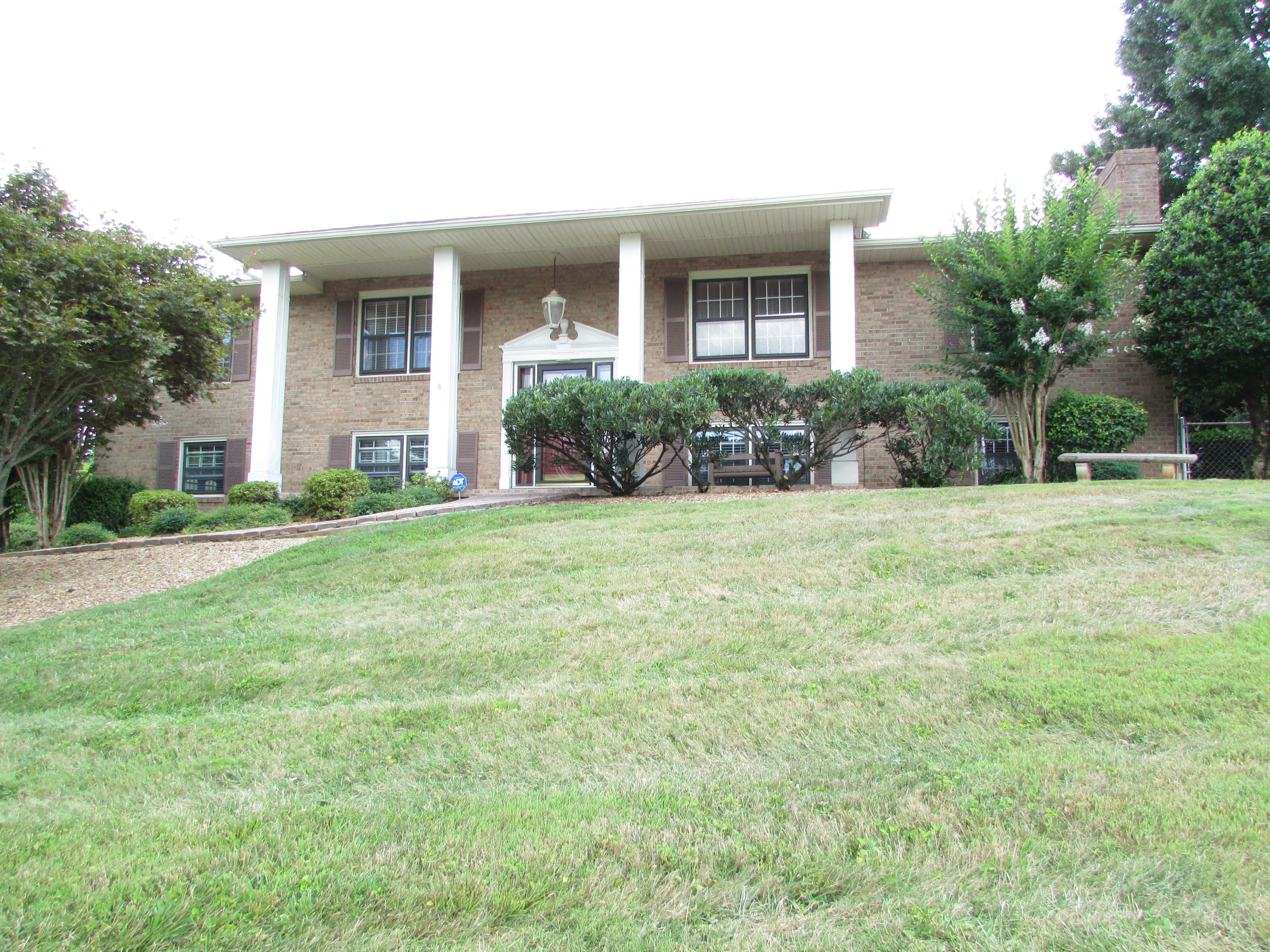 Property Photo:  314 Ivanhoe Drive  TN 37601 