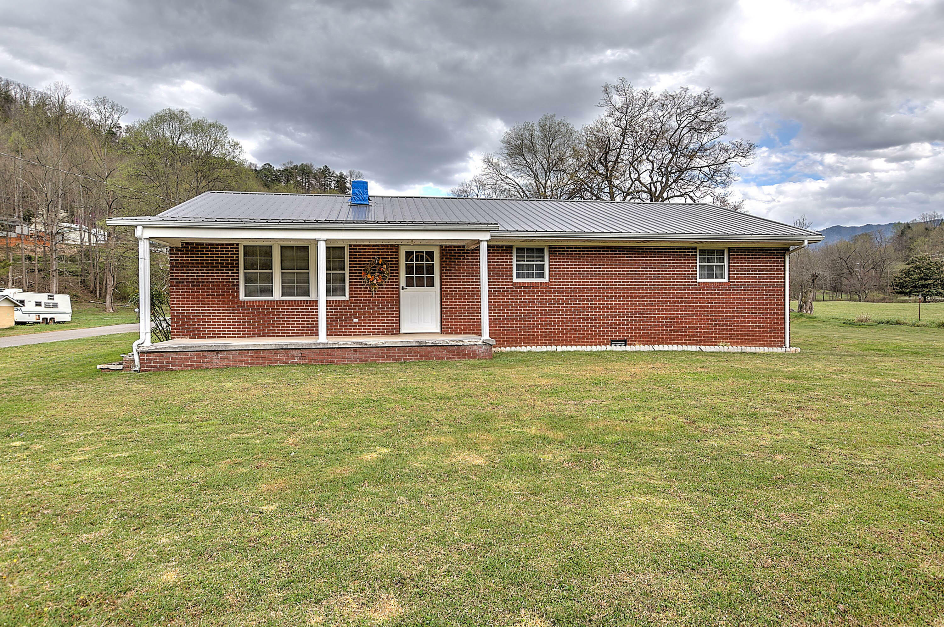 Property Photo:  1023 Huff Road  TN 37722 