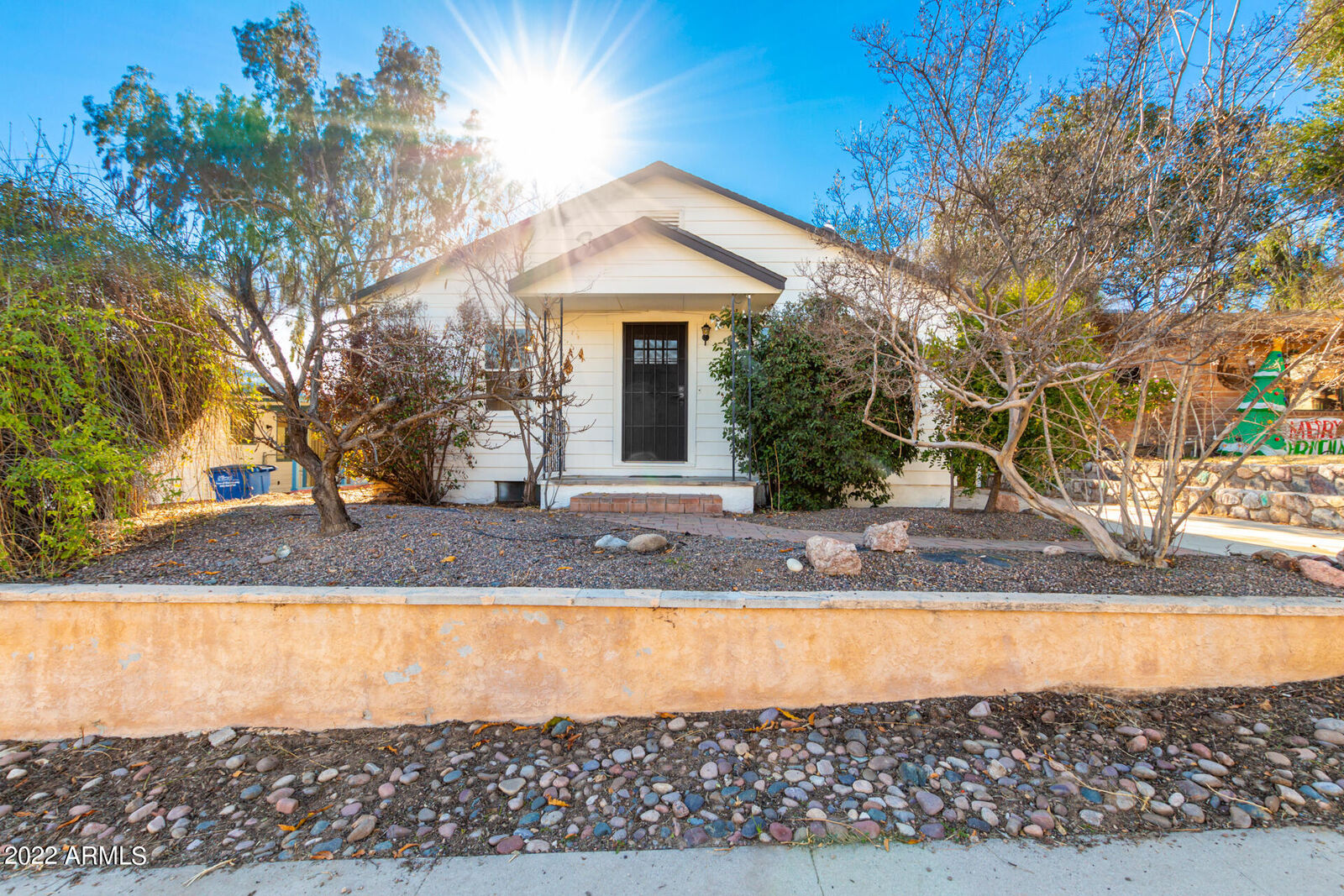 Property Photo:  164 N Madison Street  AZ 85390 