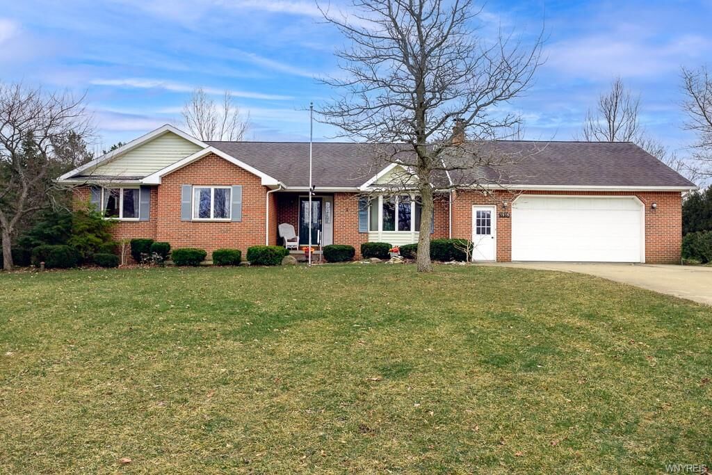 Property Photo:  3939 Eckhardt Road  NY 14075 