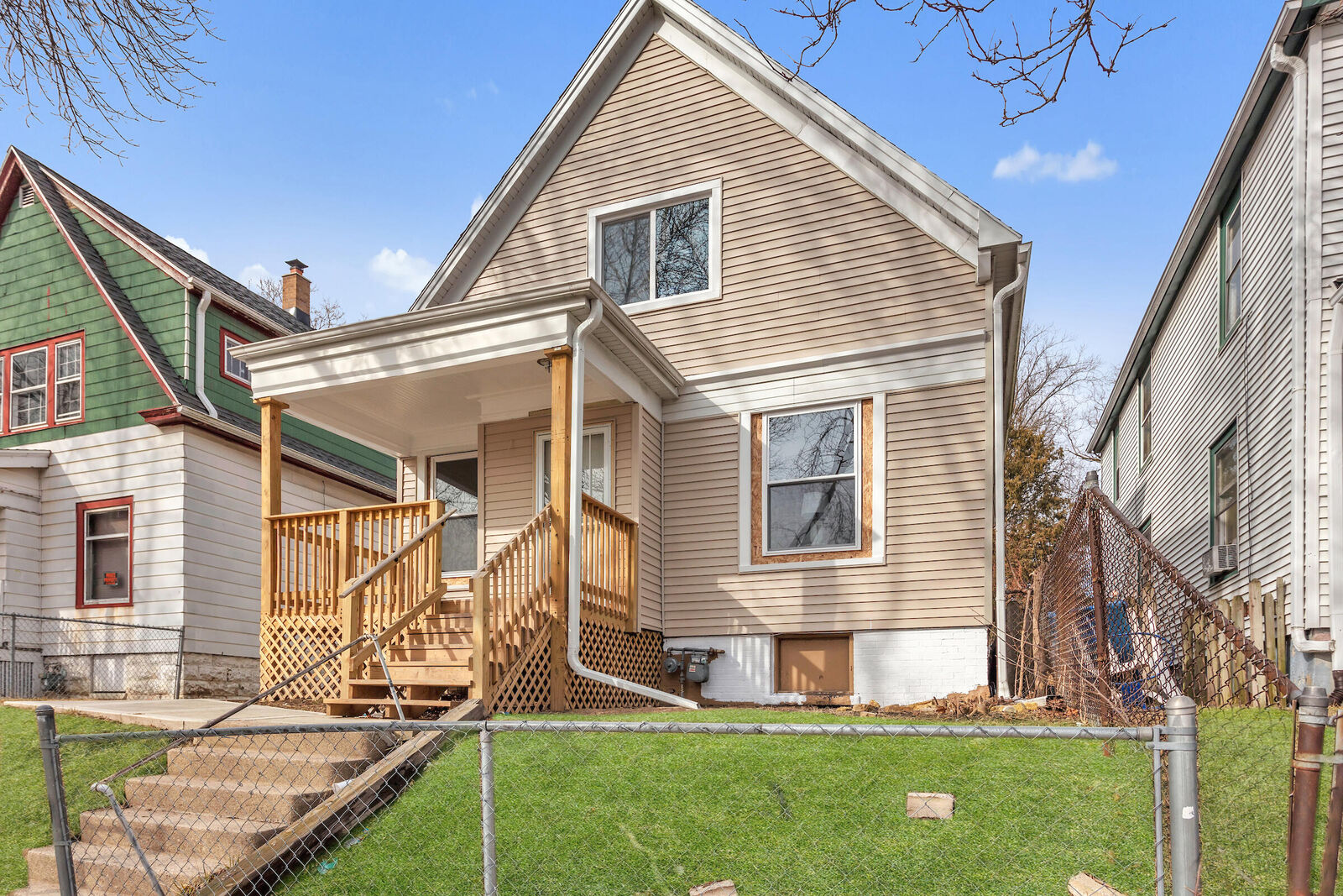 Property Photo:  3319 N Richards St  WI 53212 