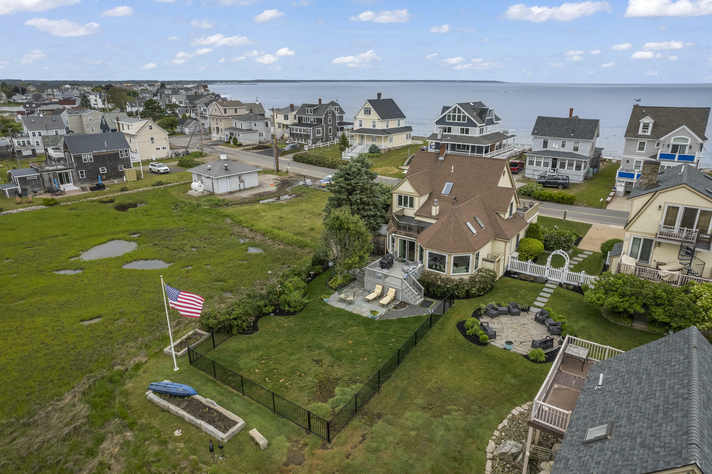 Property Photo: 209 Webhannet Drive ME 04090