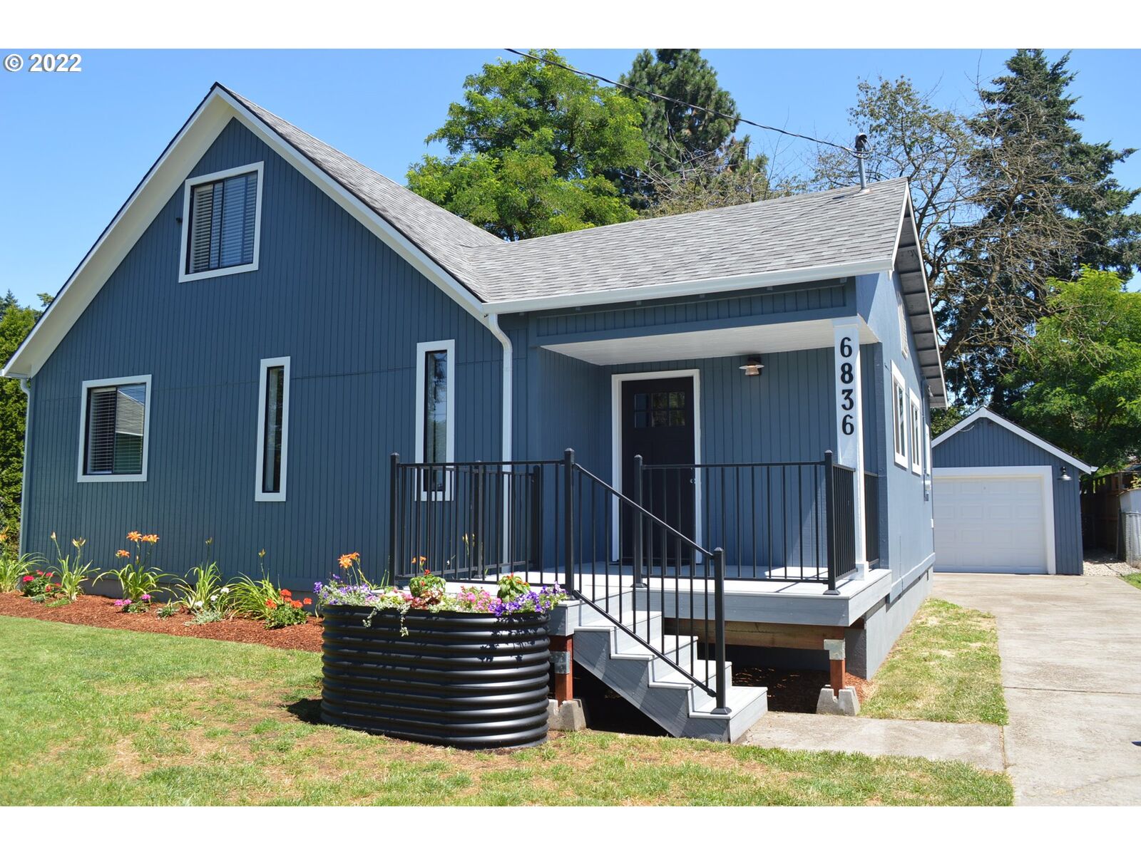 Property Photo:  6836 SE 91st Ave  OR 97266 