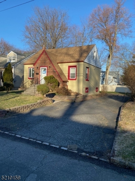 Property Photo:  44 N Ashby Ave  NJ 07039 