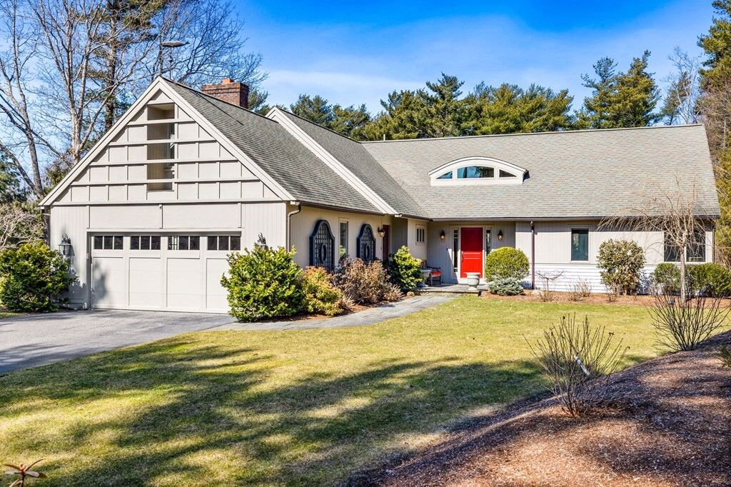 Property Photo: 2 Windsor Ln MA 02050