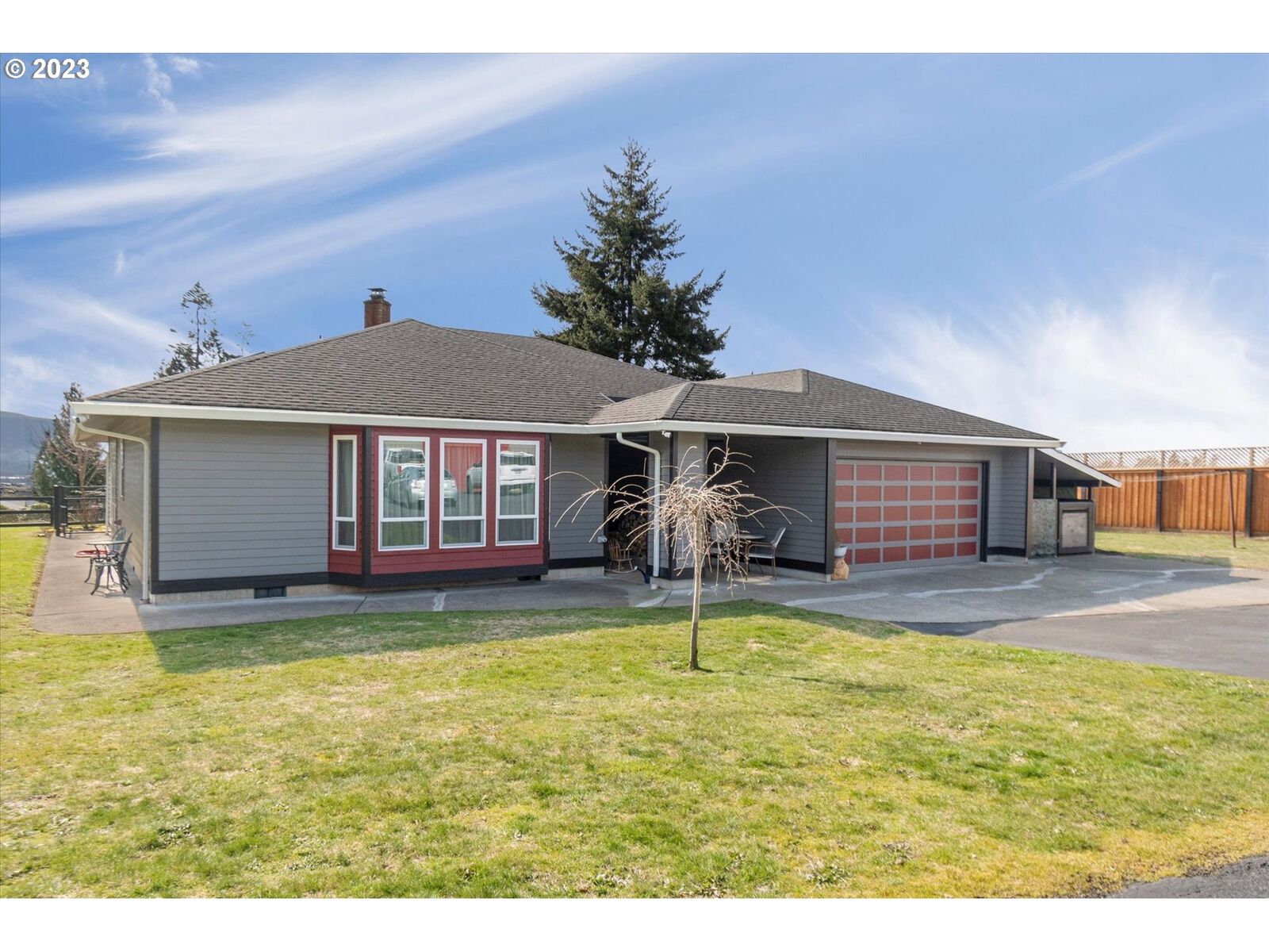 Property Photo: 16 Island View Ln WA 98612