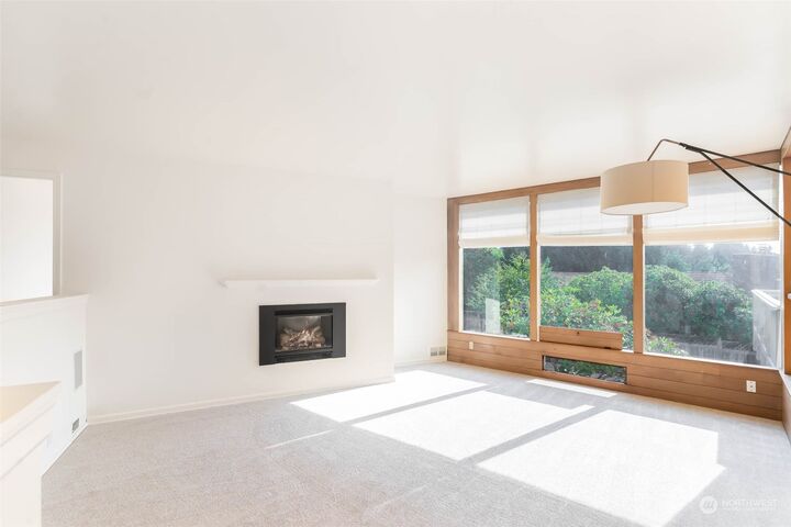 Property Photo: 5120 NE 54th Street WA 98105