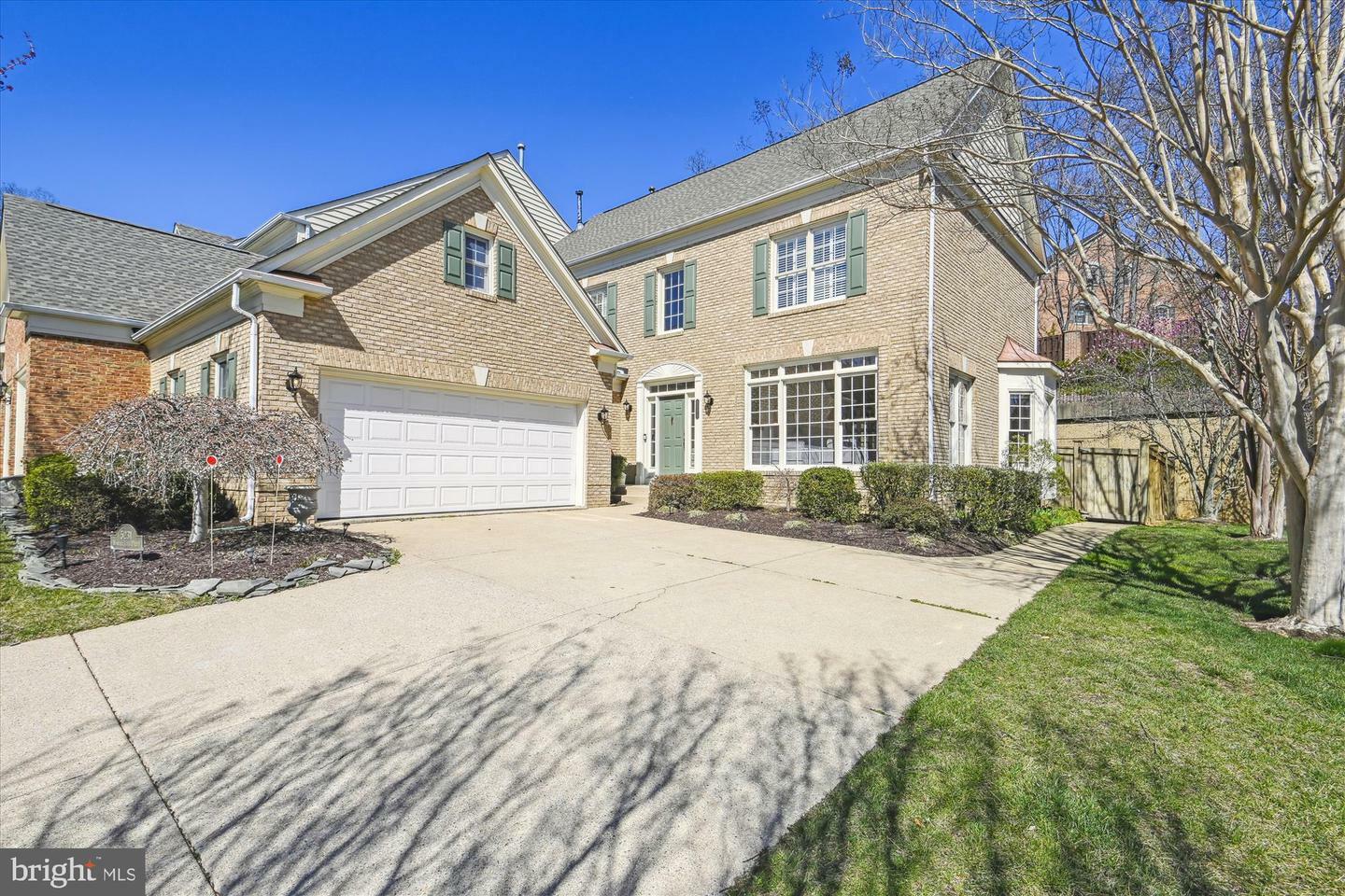 Property Photo: 5231 Winter View Drive VA 22312