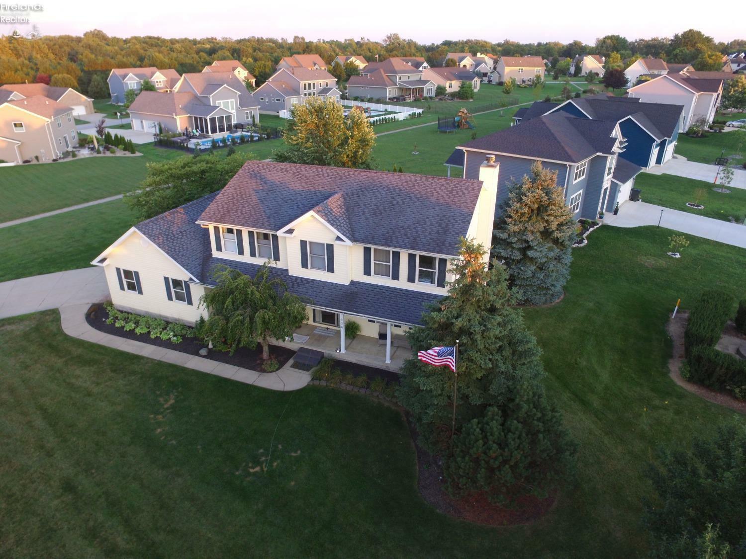 Property Photo: 604 Summerfield Place OH 44839