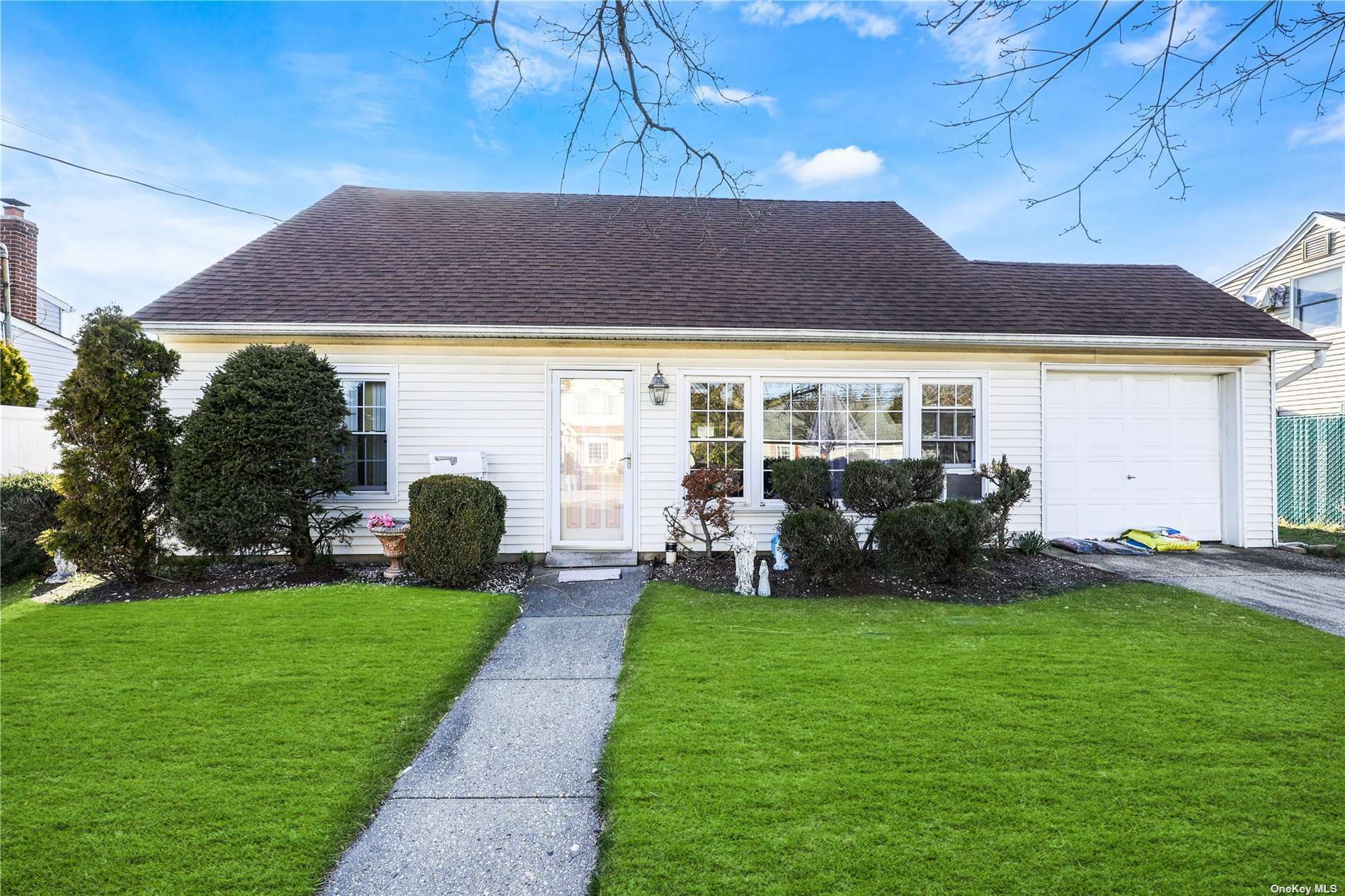 Property Photo:  2136 North Drive  NY 11783 