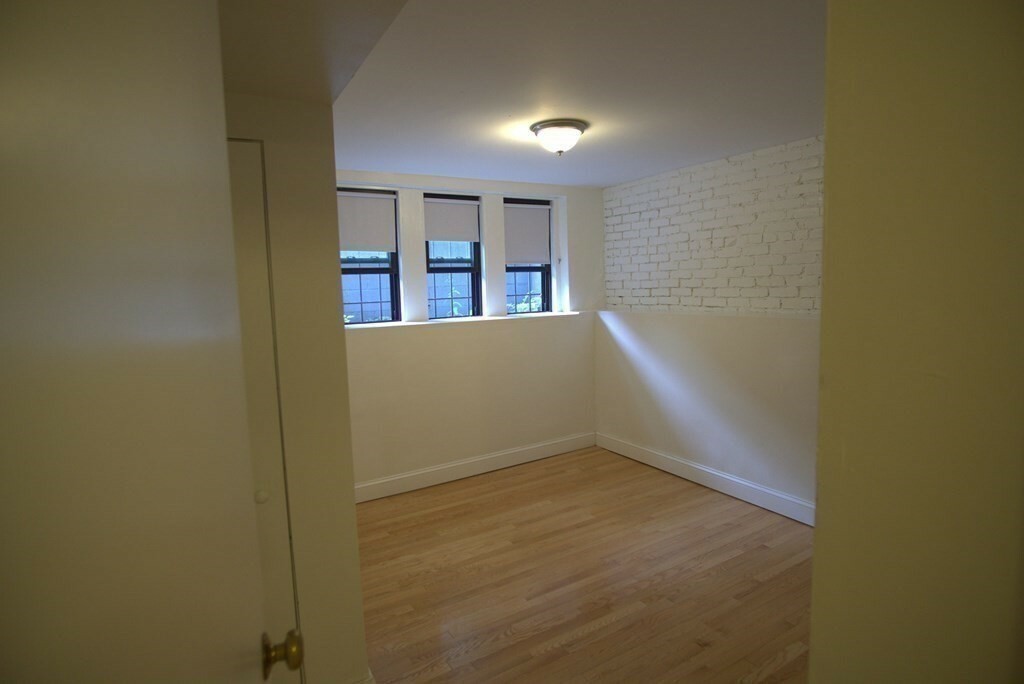 Property Photo:  1408 Commonwealth Ave 4  MA 02135 
