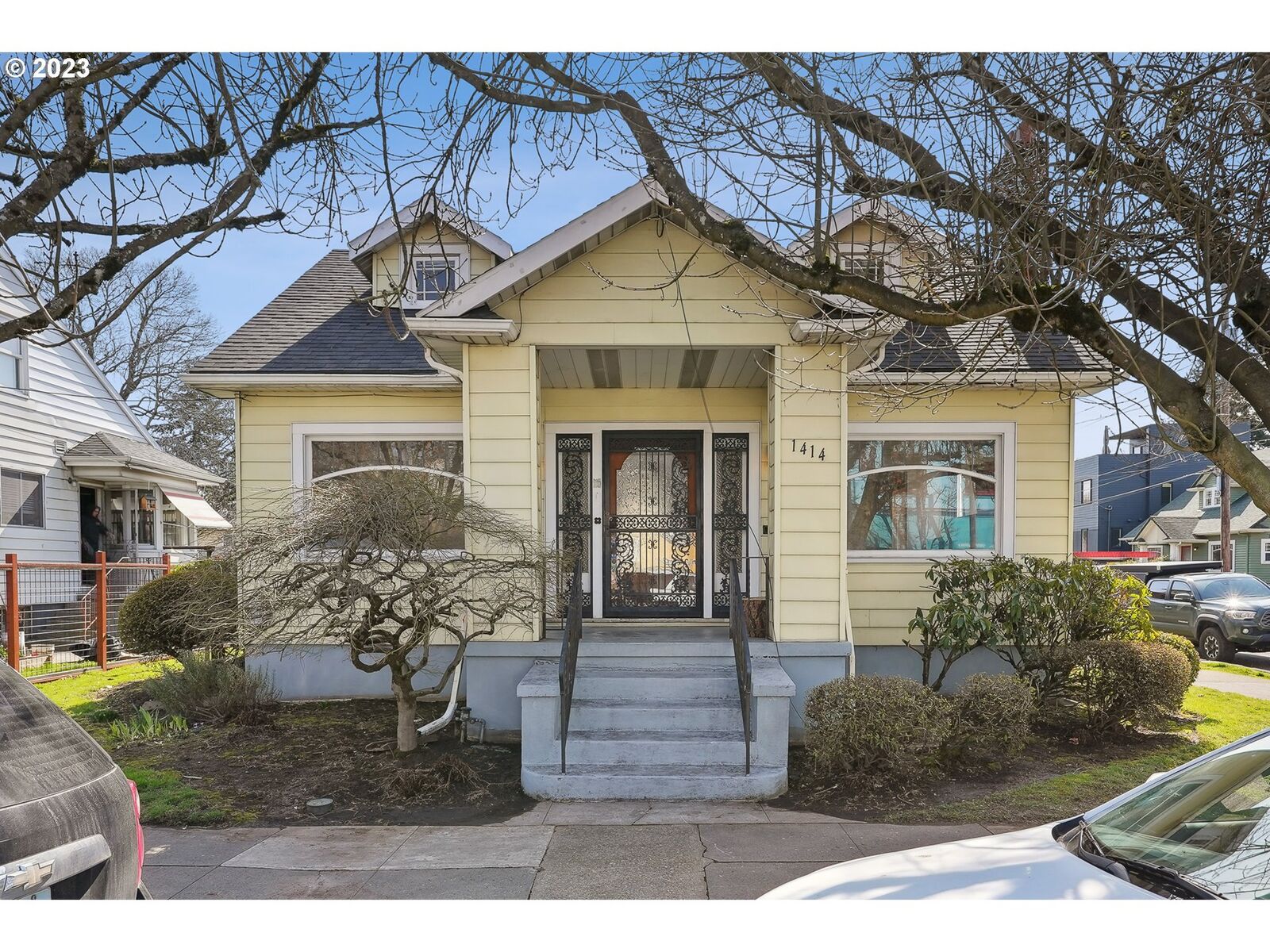 Property Photo: 1414 SE Division St OR 97202