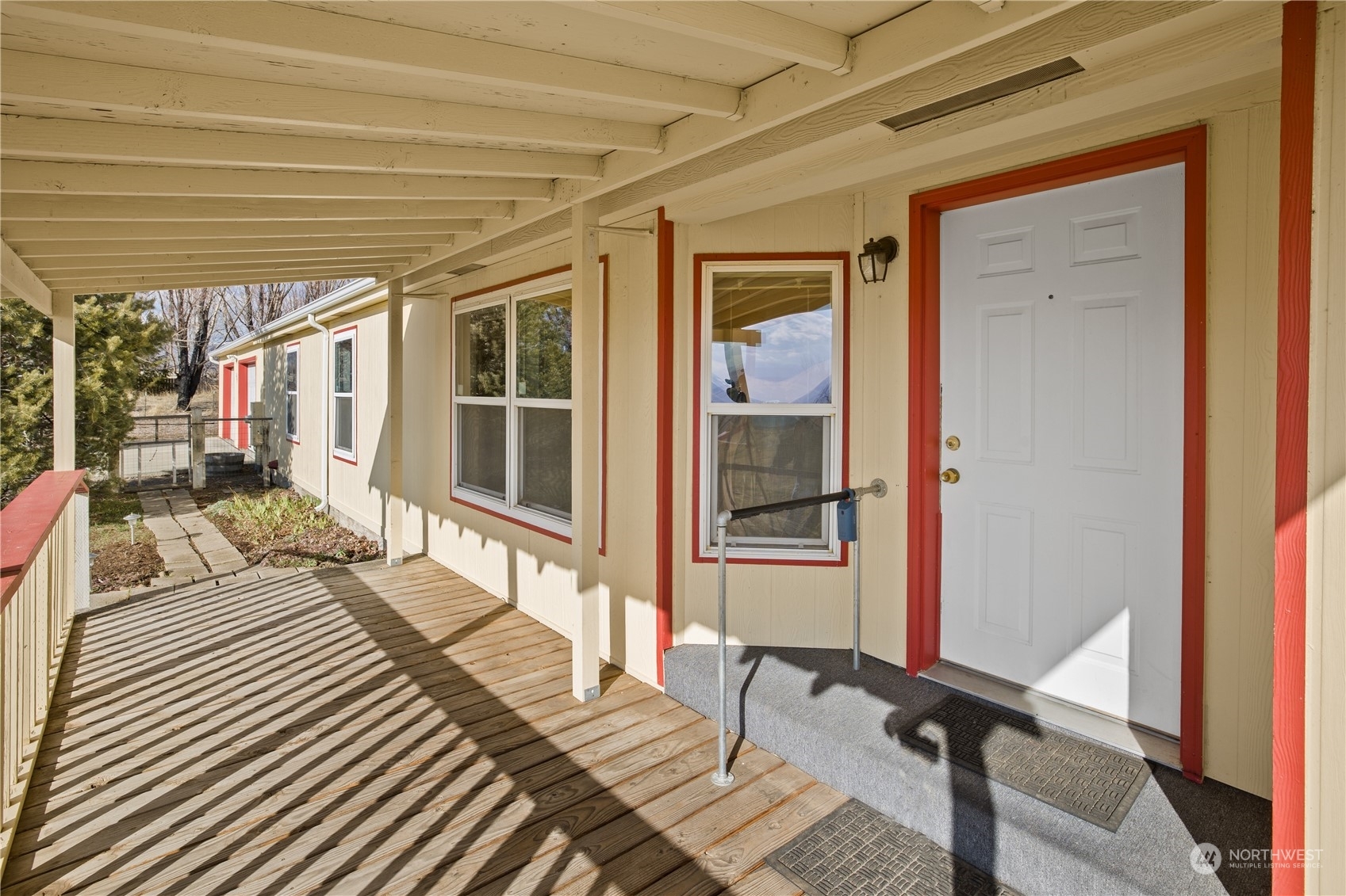 Property Photo:  120 Laurena Lane  WA 98926 