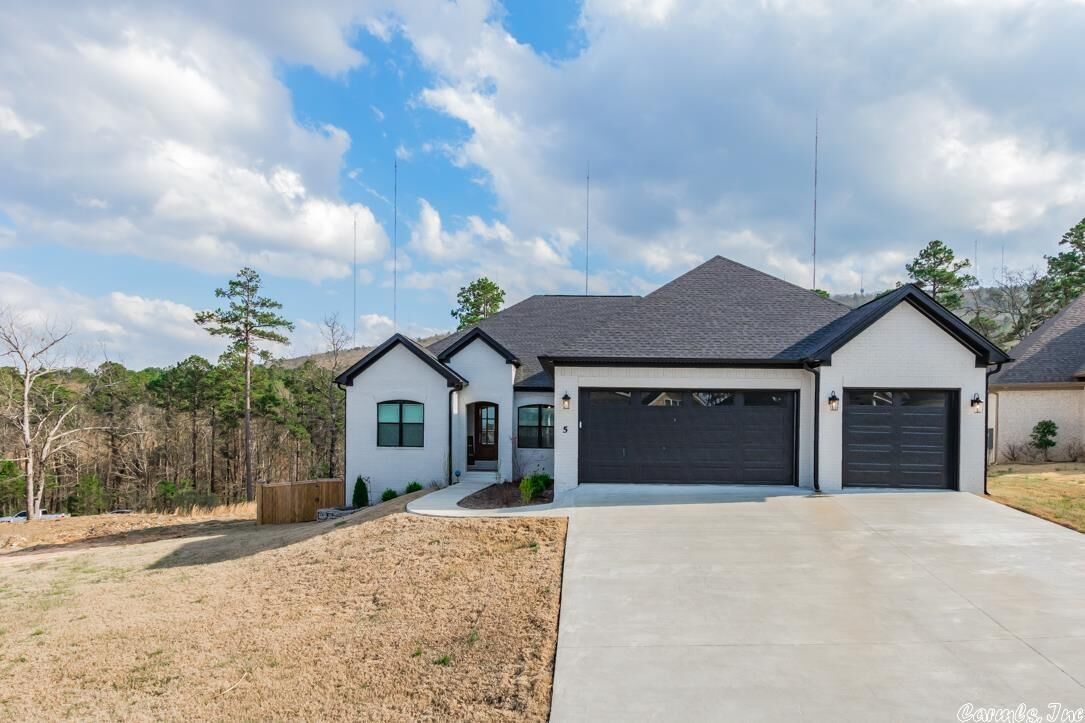 Property Photo: 5 Caurel Court AR 72223