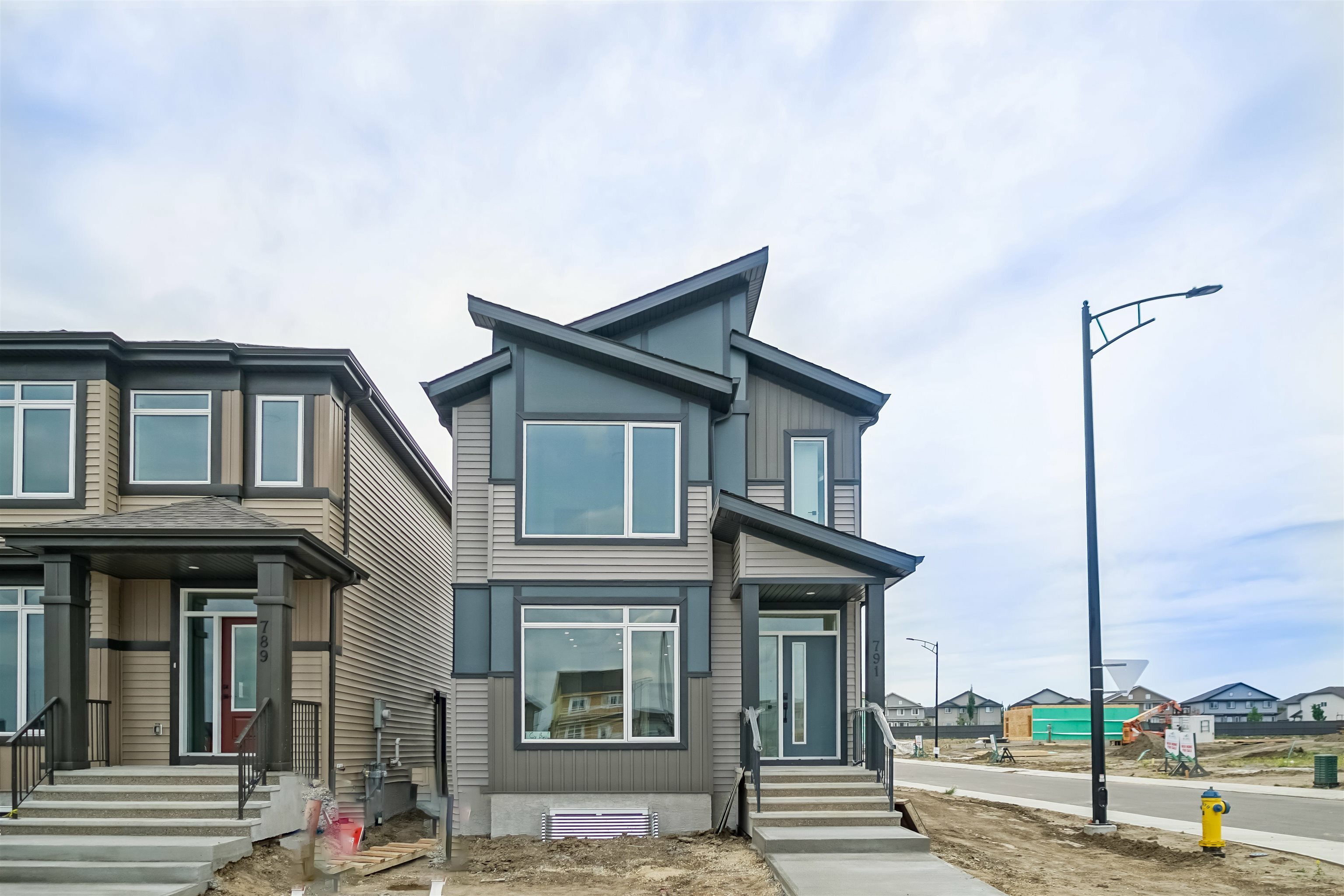 791 Cy Becker Drive  Edmonton AB T5Y2W4 photo