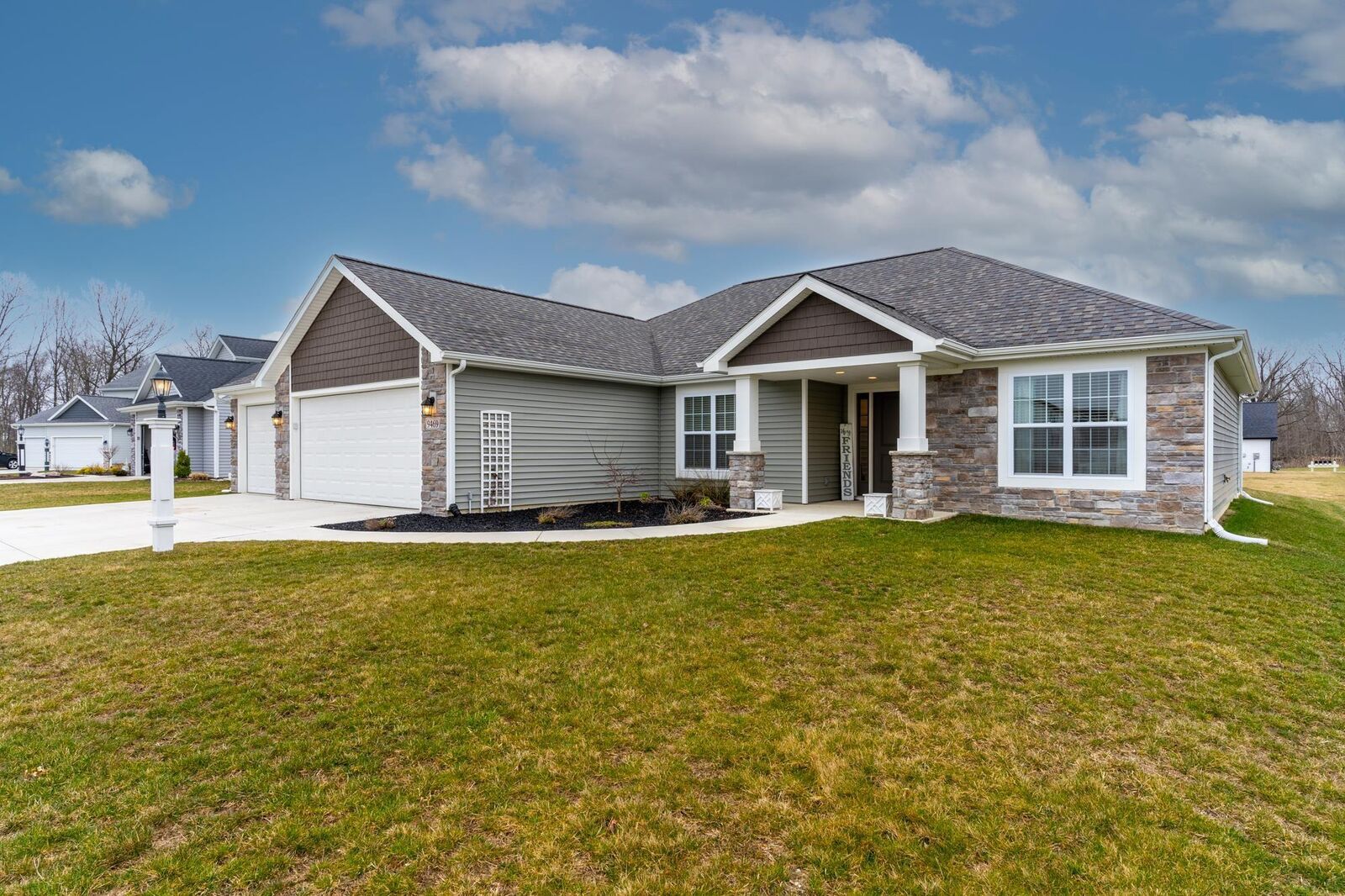 Property Photo: 9469 Banbury Trail IN 46818