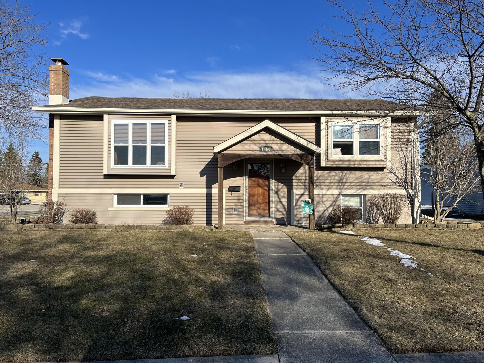 Property Photo: 1460 Western Ave WI 53040