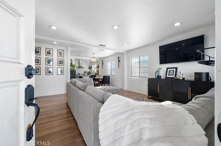 Property Photo:  5912 Rose Avenue  CA 90805 