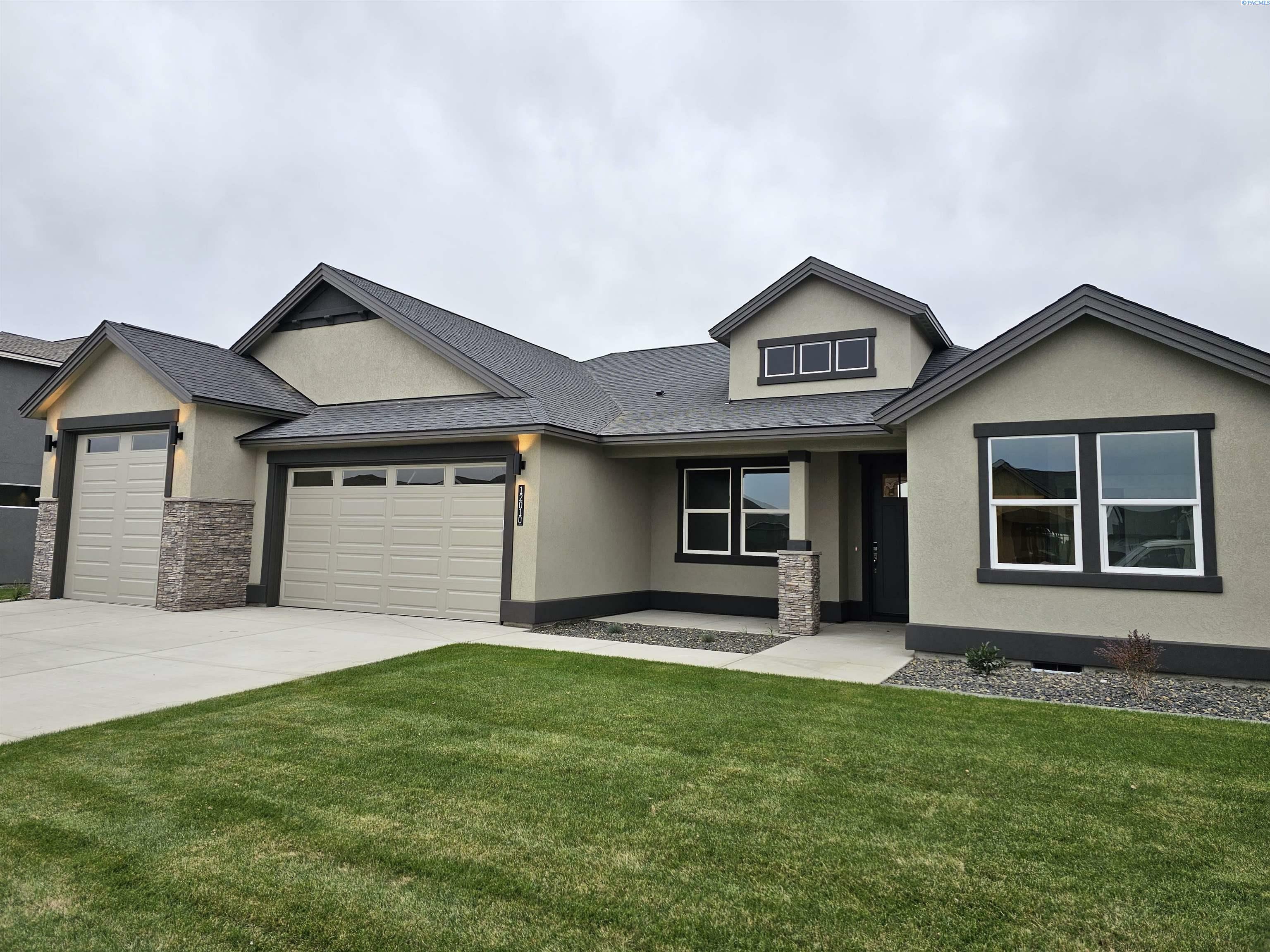 Property Photo: 6105 Road 119 WA 99301