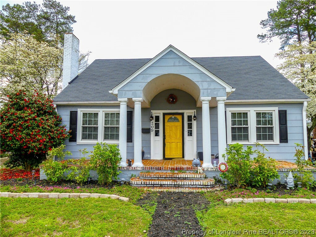 Property Photo: 209 N Churchill Drive NC 28303