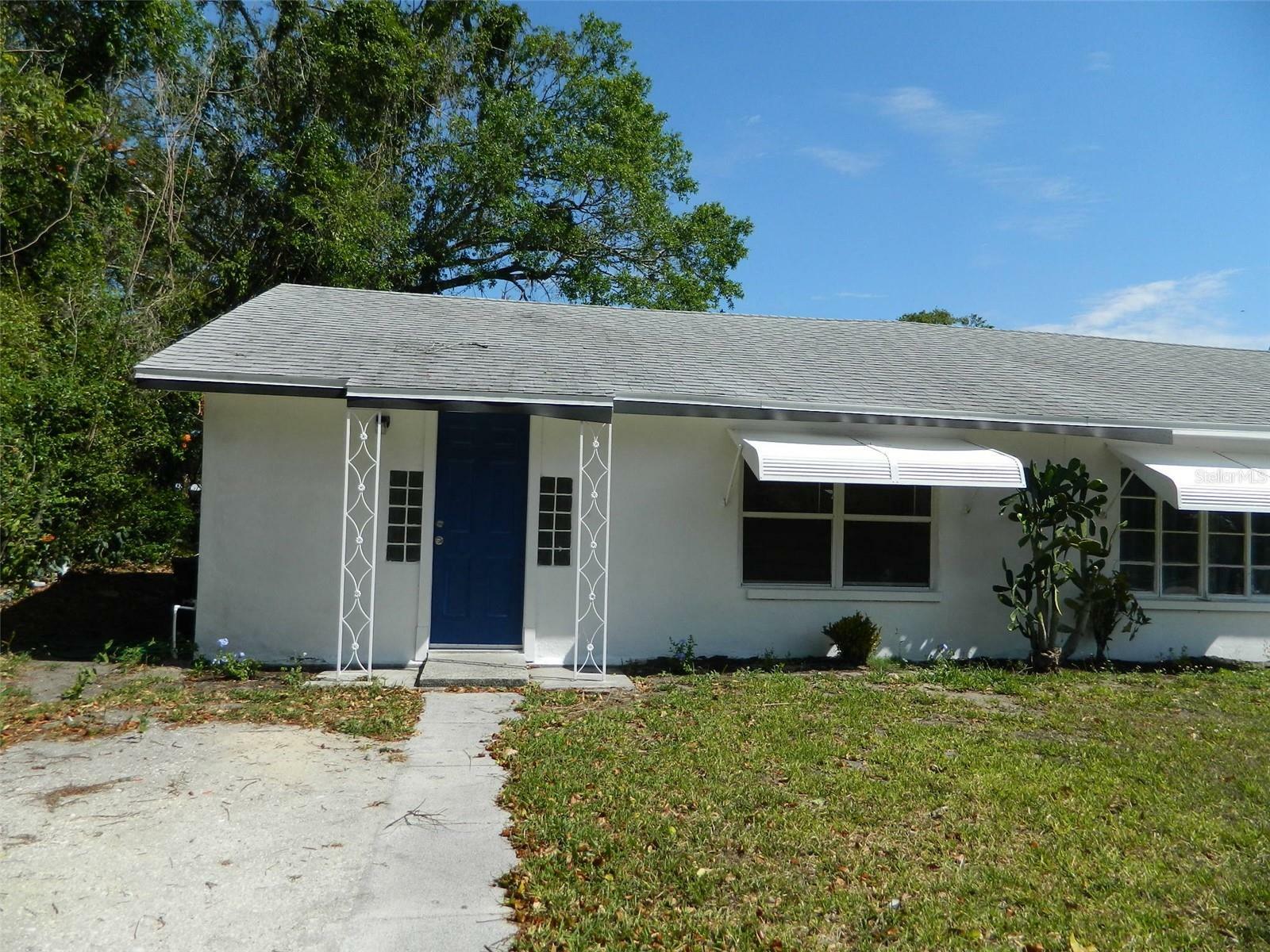 Property Photo:  315 E Maple Street  FL 34266 