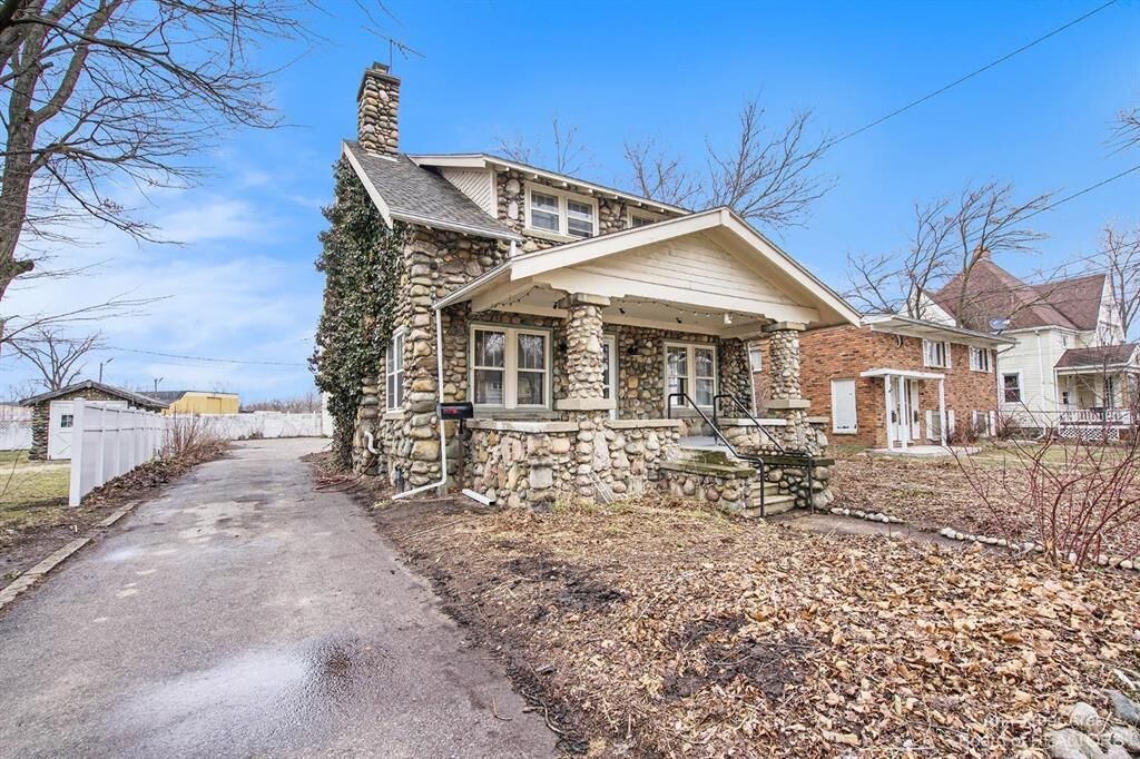 Property Photo:  304 Jarvis  MI 48197 
