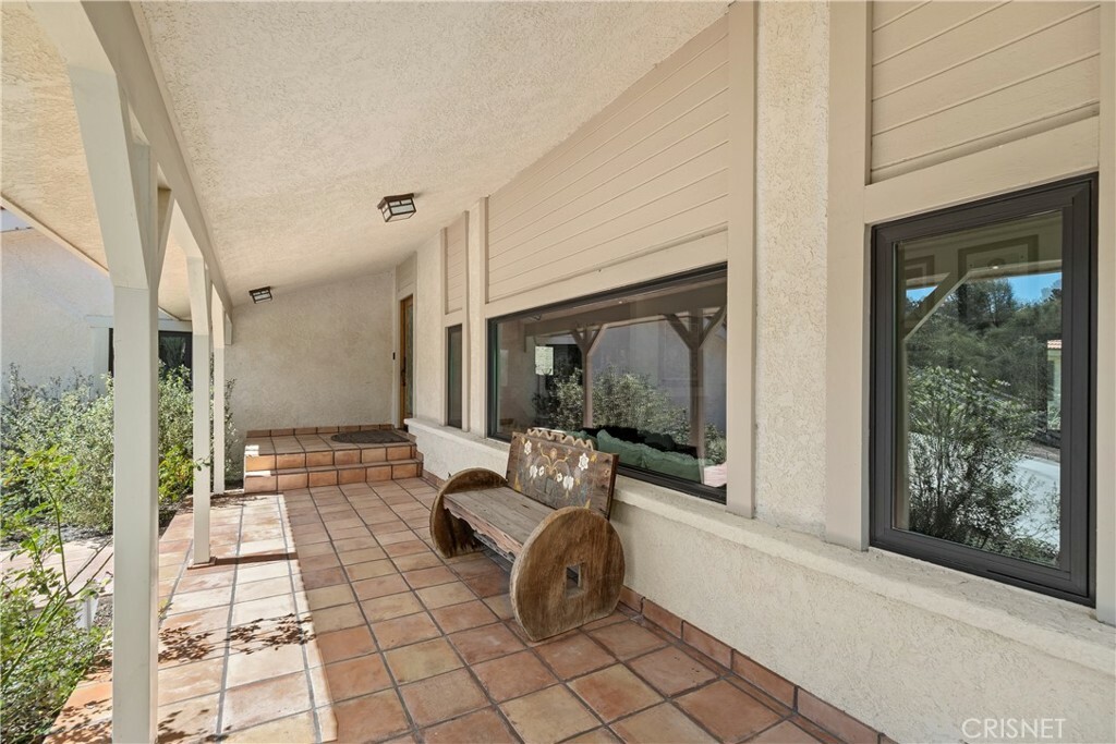 Property Photo:  5 Zanja Lane  CA 91307 