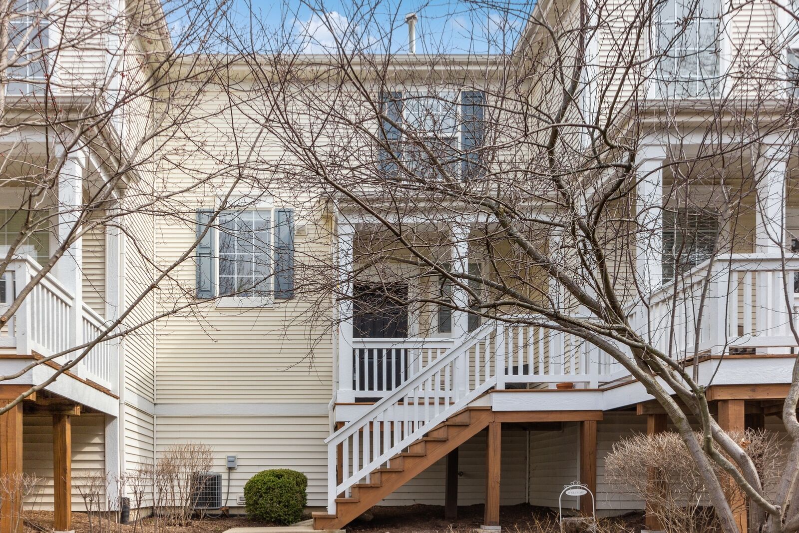 Property Photo: 1480 Cambria Drive 212-5 IL 60115