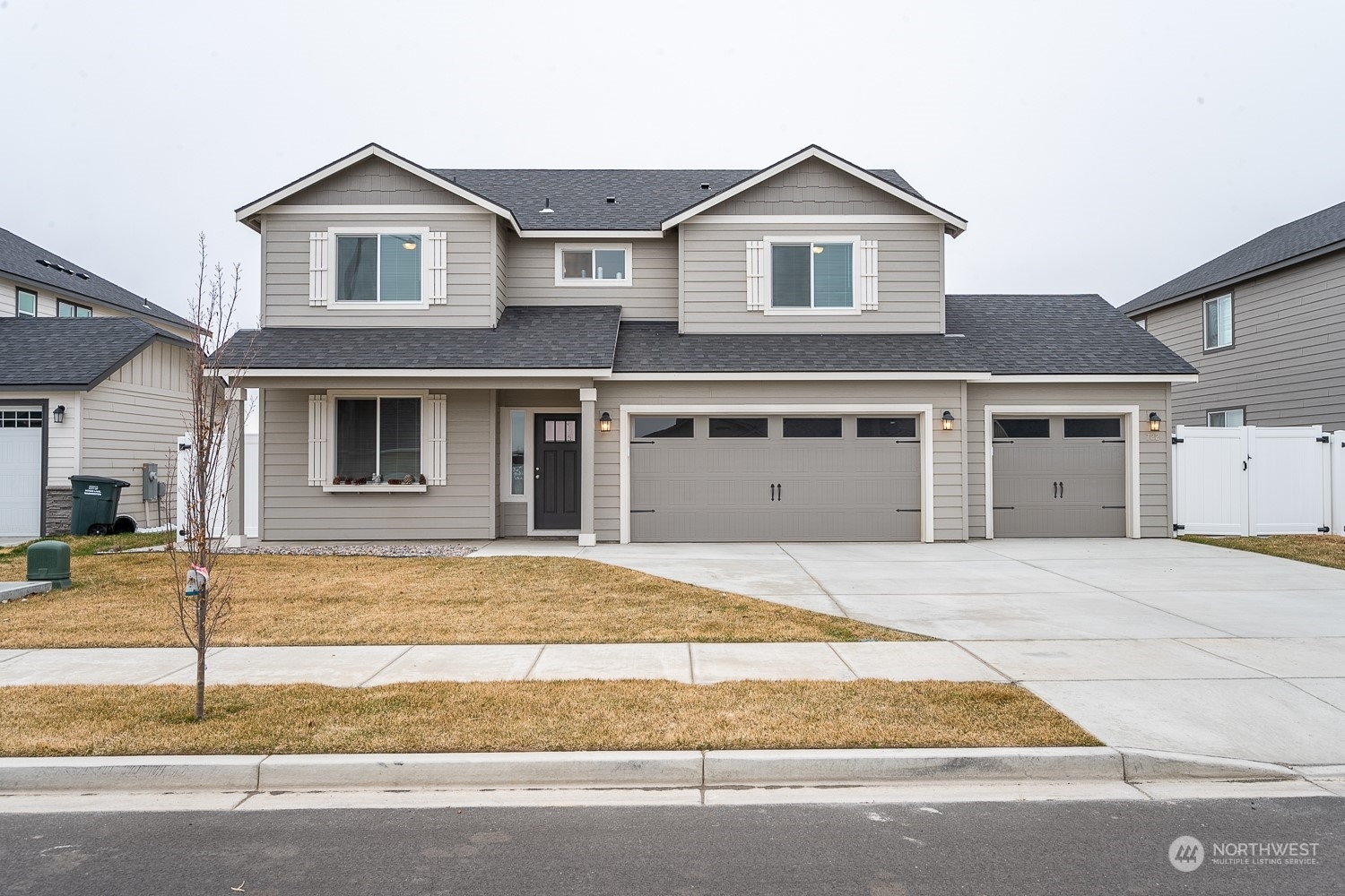 722 N Doumit Drive  Moses Lake WA 98837 photo