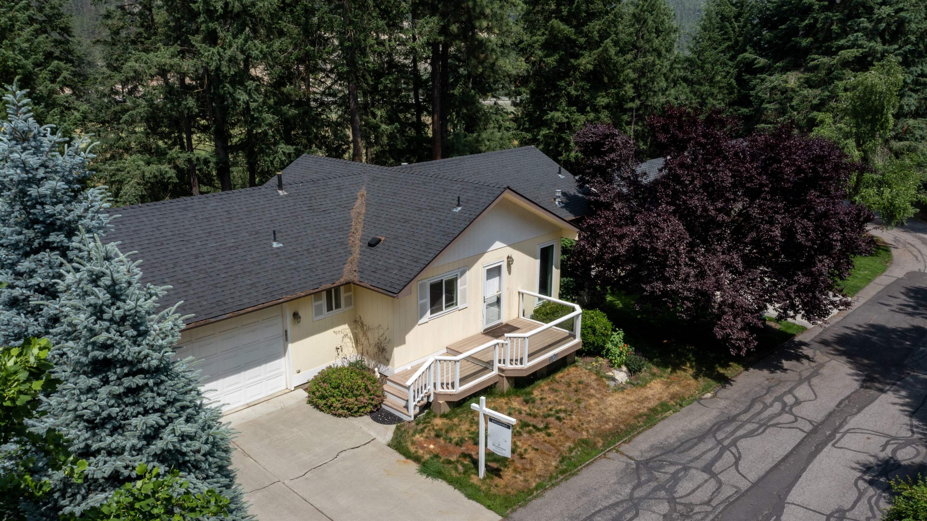 Property Photo: 924 W Winder Ln WA 99224