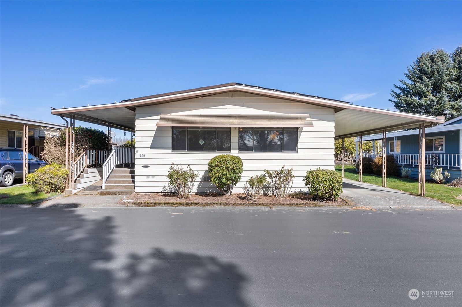 Property Photo:  3611 I Street NE 258  WA 98002 