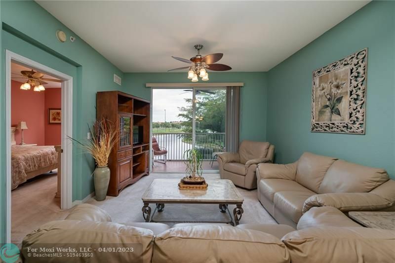 Property Photo:  7725 Yardley Dr. 211  FL 33321 