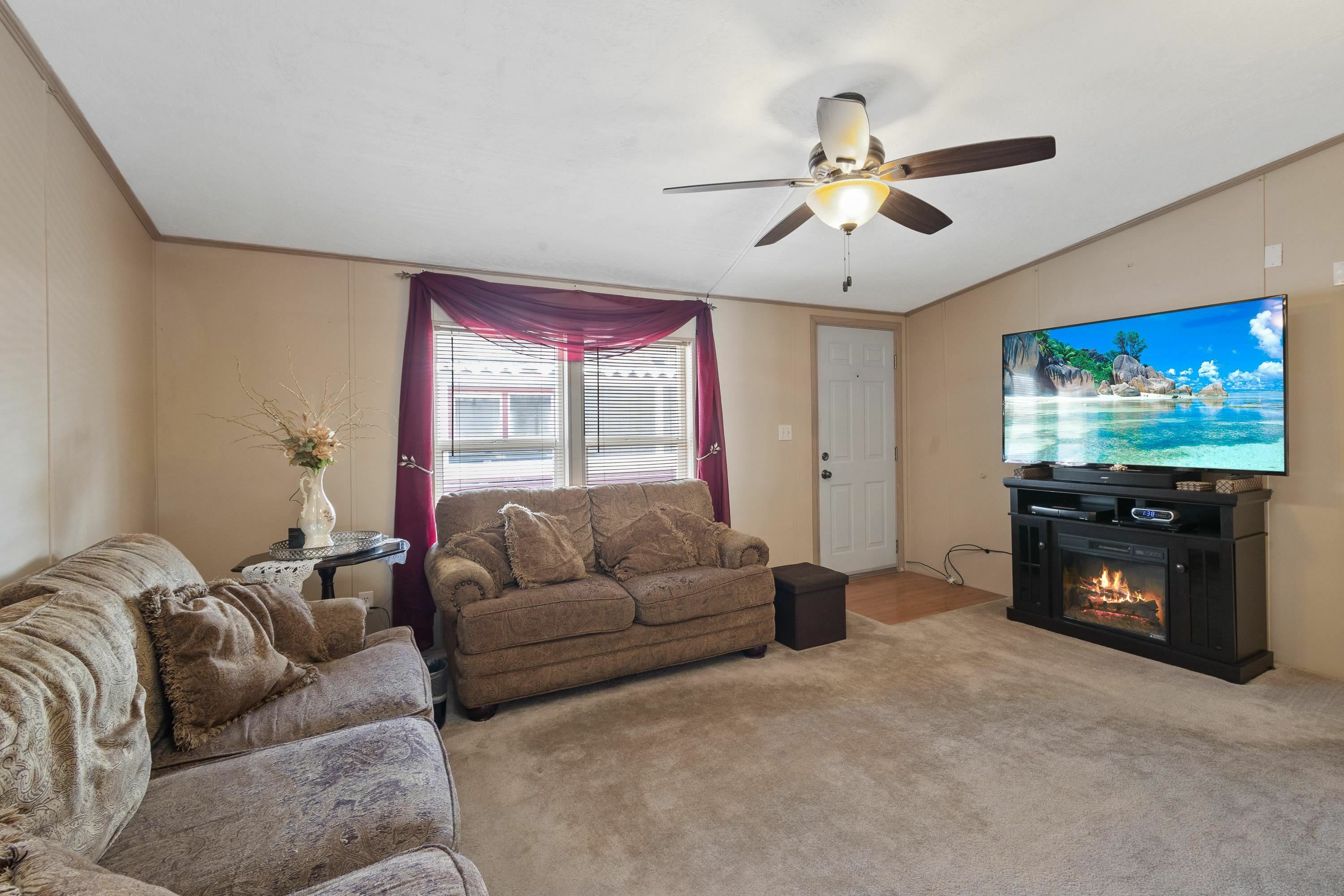 Property Photo: 4112 E Center Rd #43 WA 99021