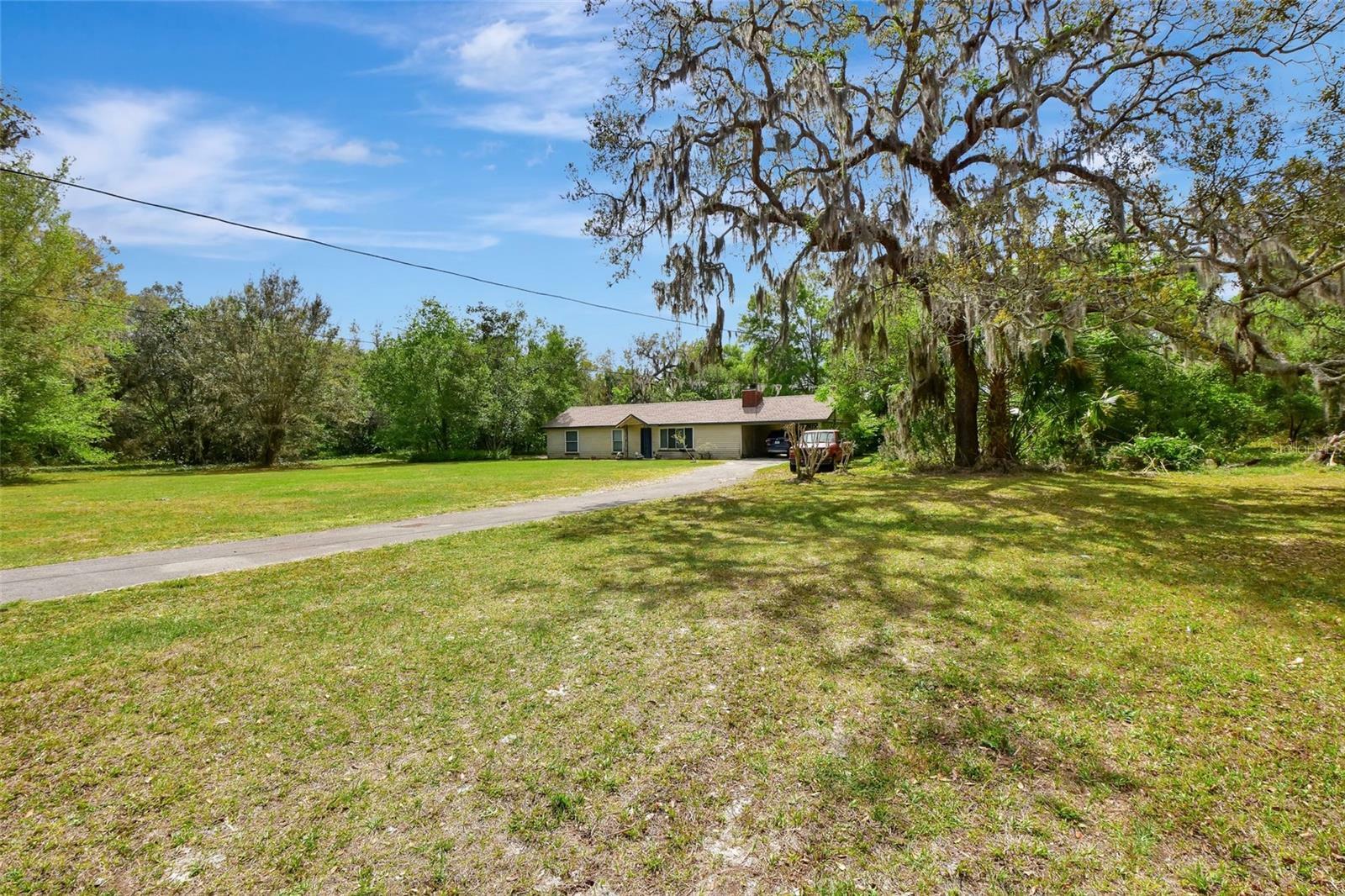 Property Photo:  2138 E New York Avenue  FL 32724 