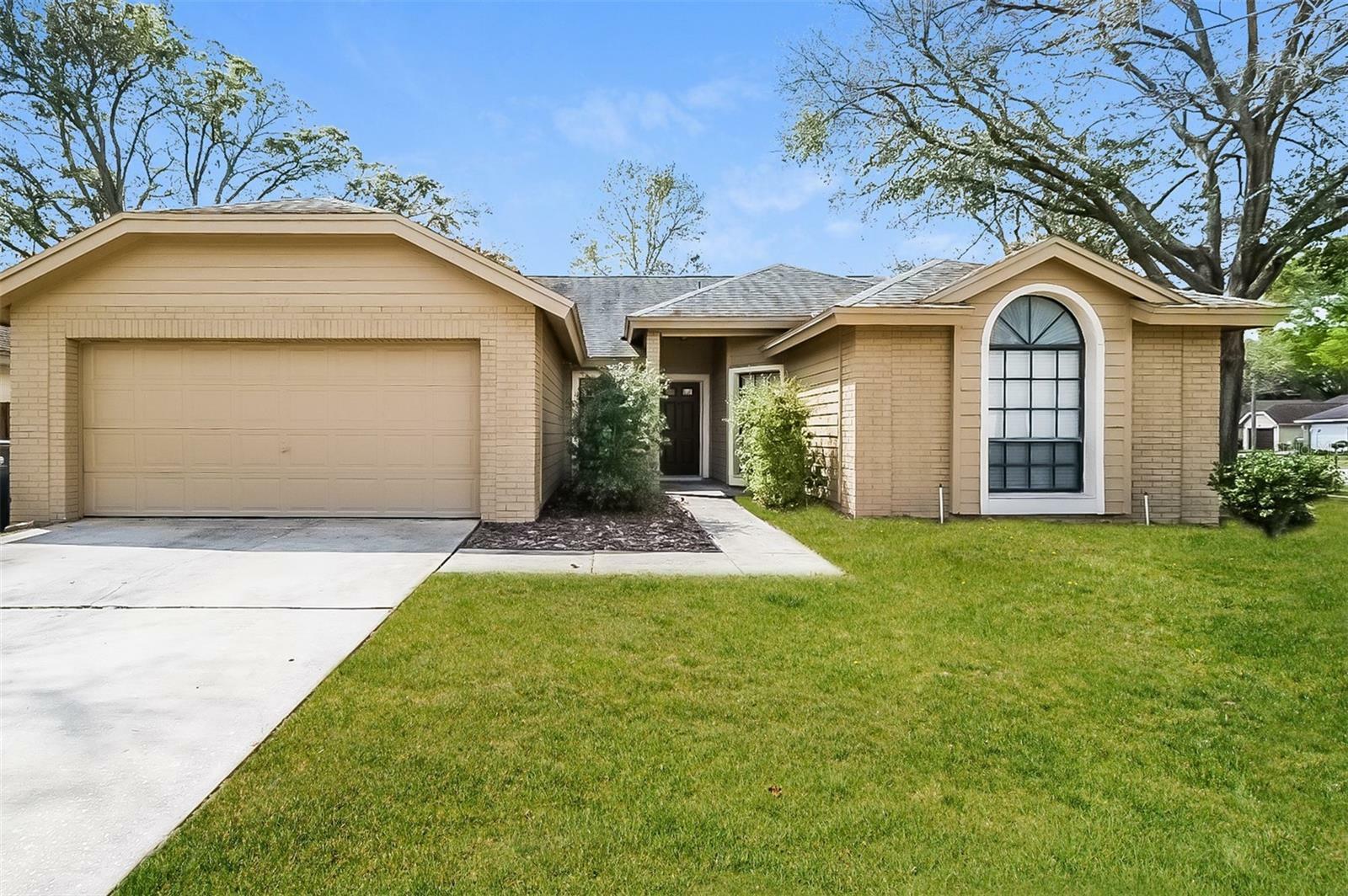 Property Photo:  13316 Kearney Way  FL 33626 