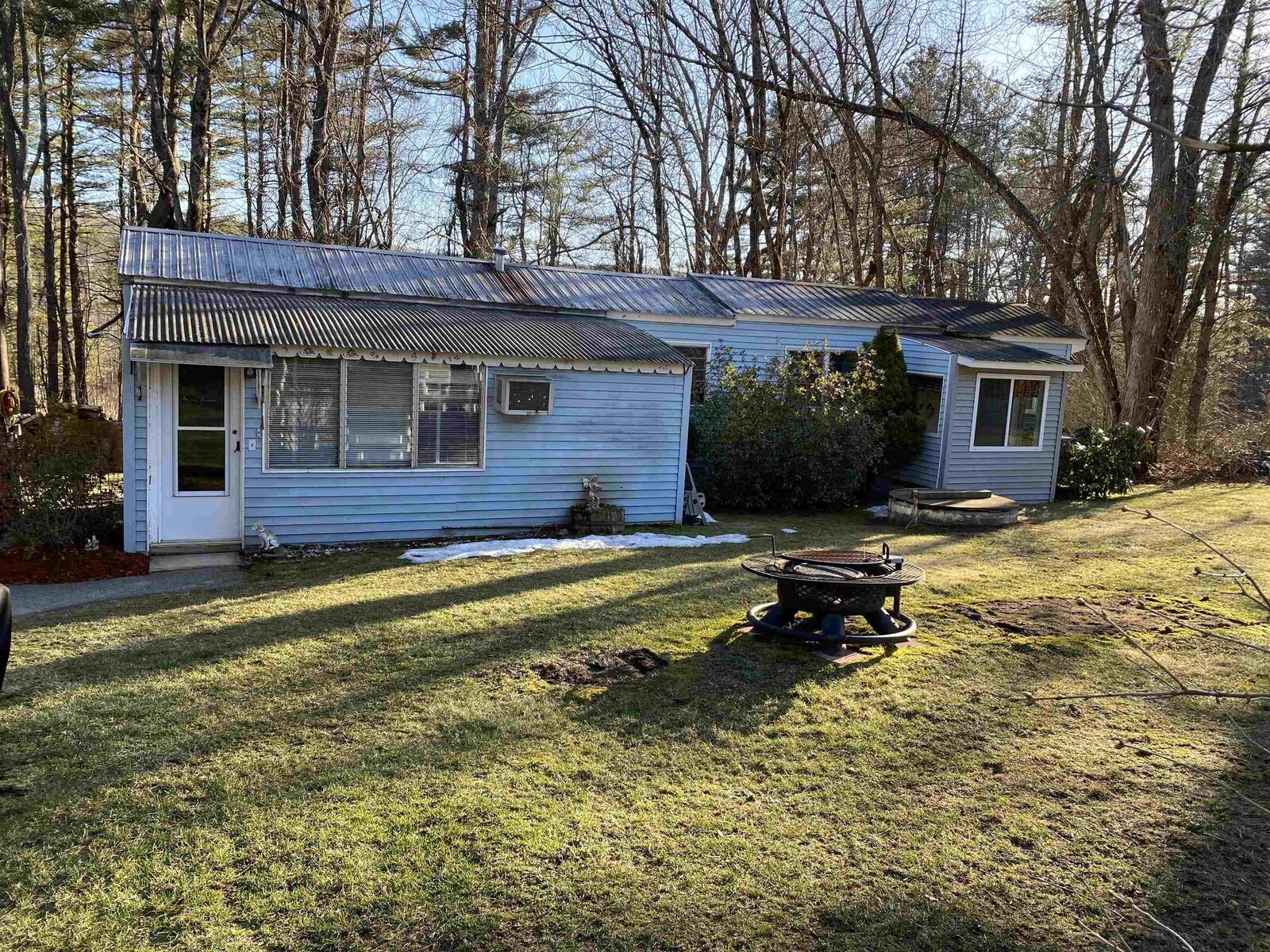 Property Photo: 28 Auburn Road NH 03106