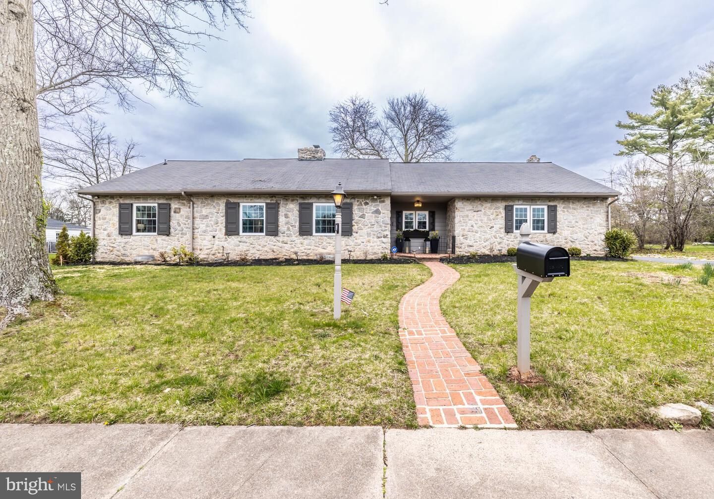 Property Photo:  419 N Mount Vernon Street  PA 19464 